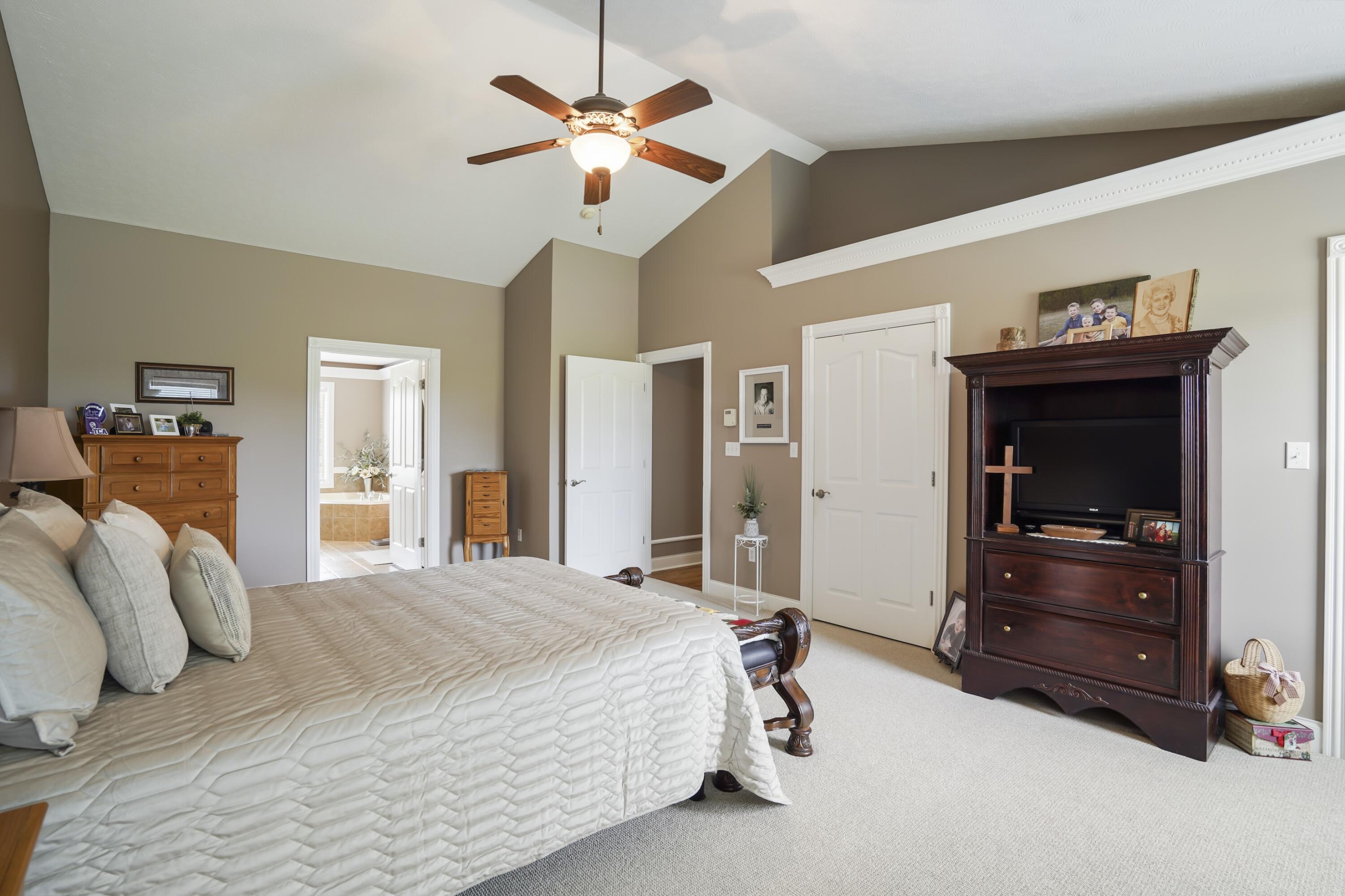 604 Whisper Woods Drive Property Photo 33