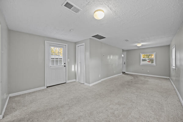 605 Harry Street Property Photo 4