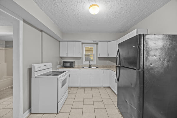 605 Harry Street Property Photo 9