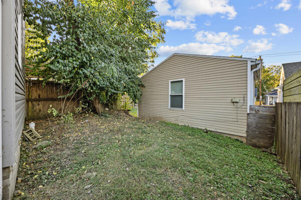 605 Harry Street Property Photo 21