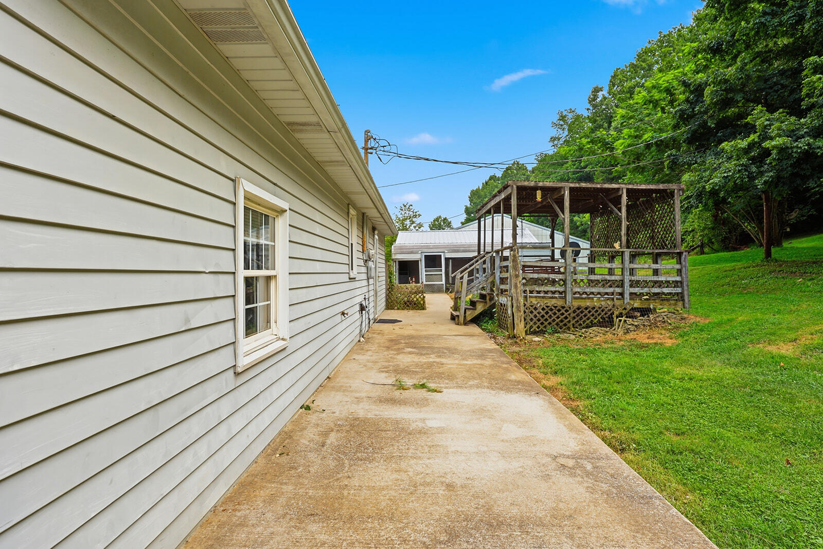 1920 Glensboro Road Property Photo 43
