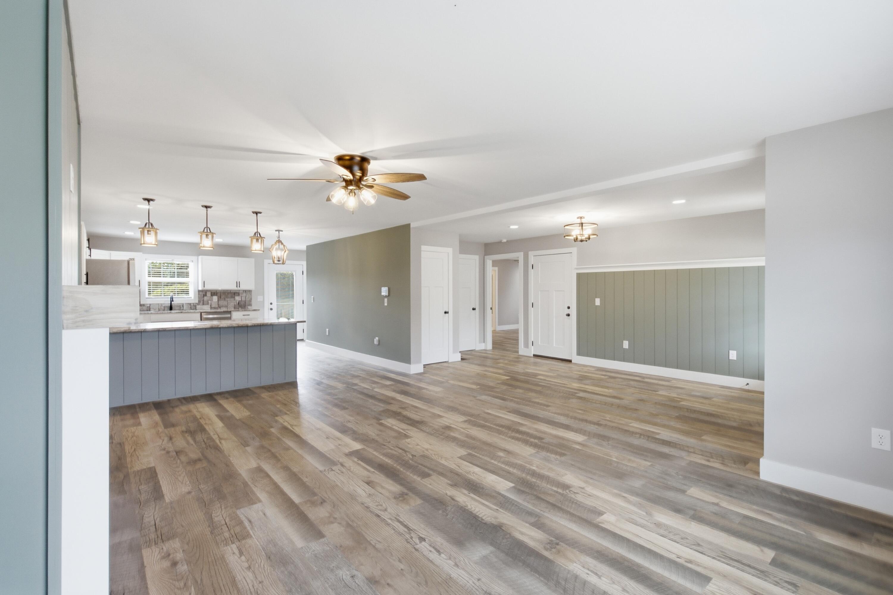 639 Four Winds Drive Property Photo 14