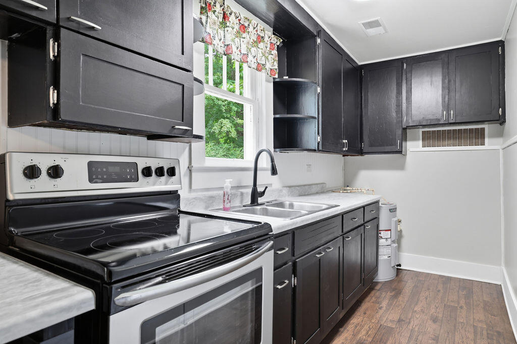 1233 Ridgeway Street Property Photo 6