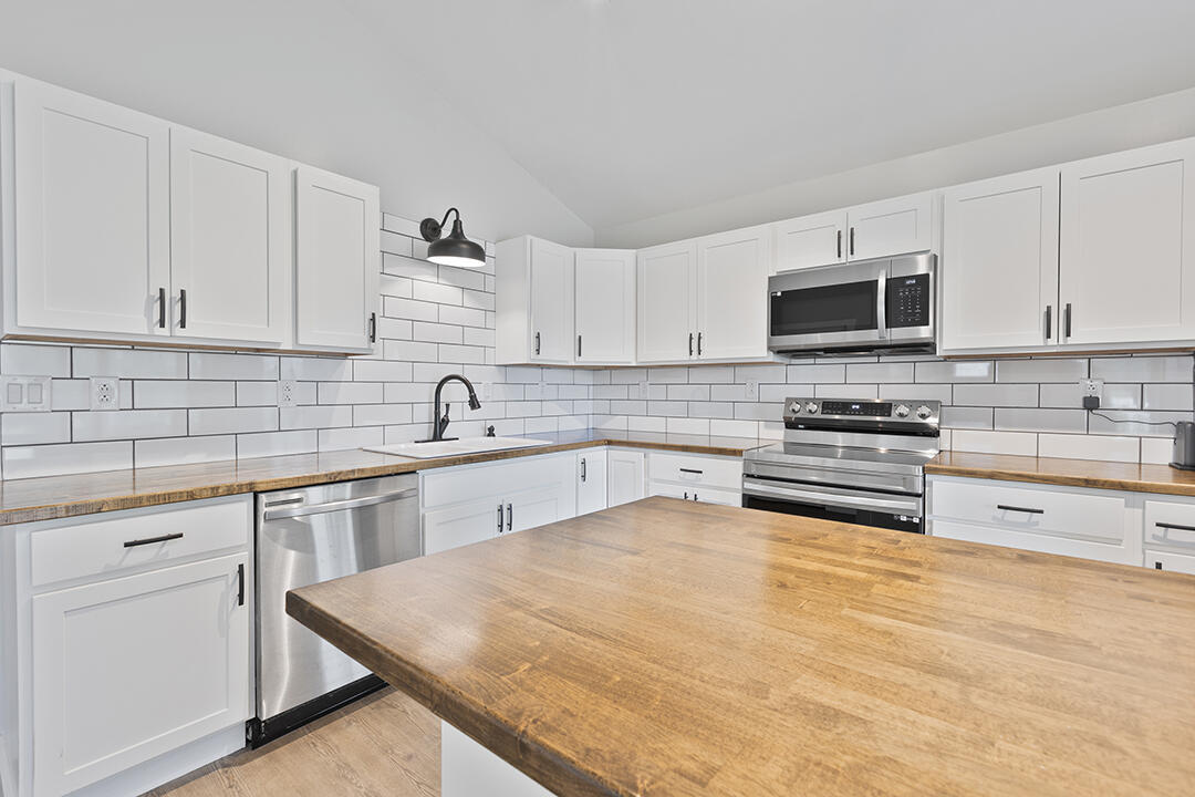 3886 N Stepstone Road Property Photo 10