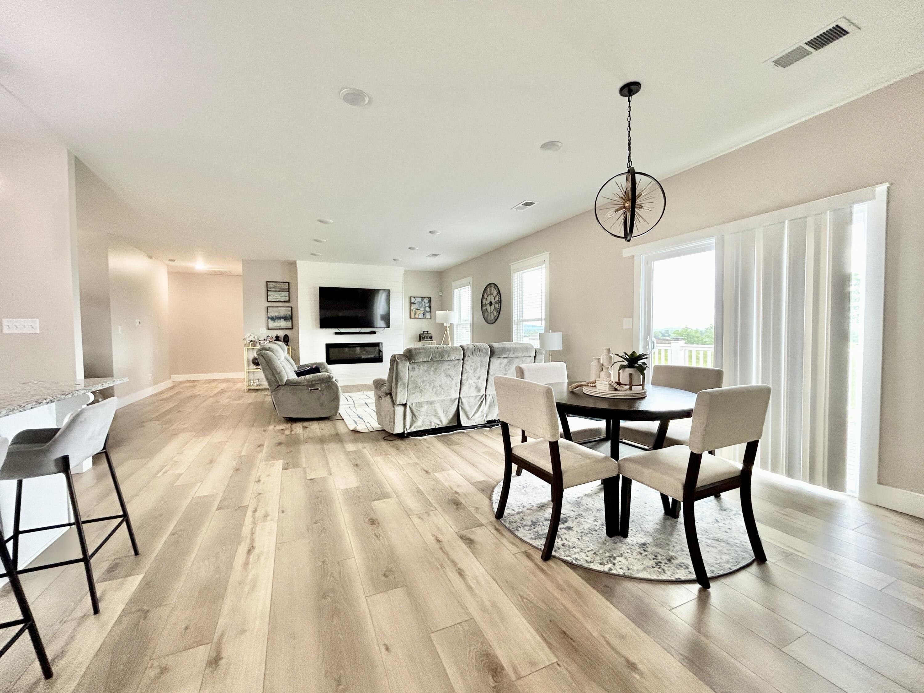100 Sunrise Path Property Photo 12