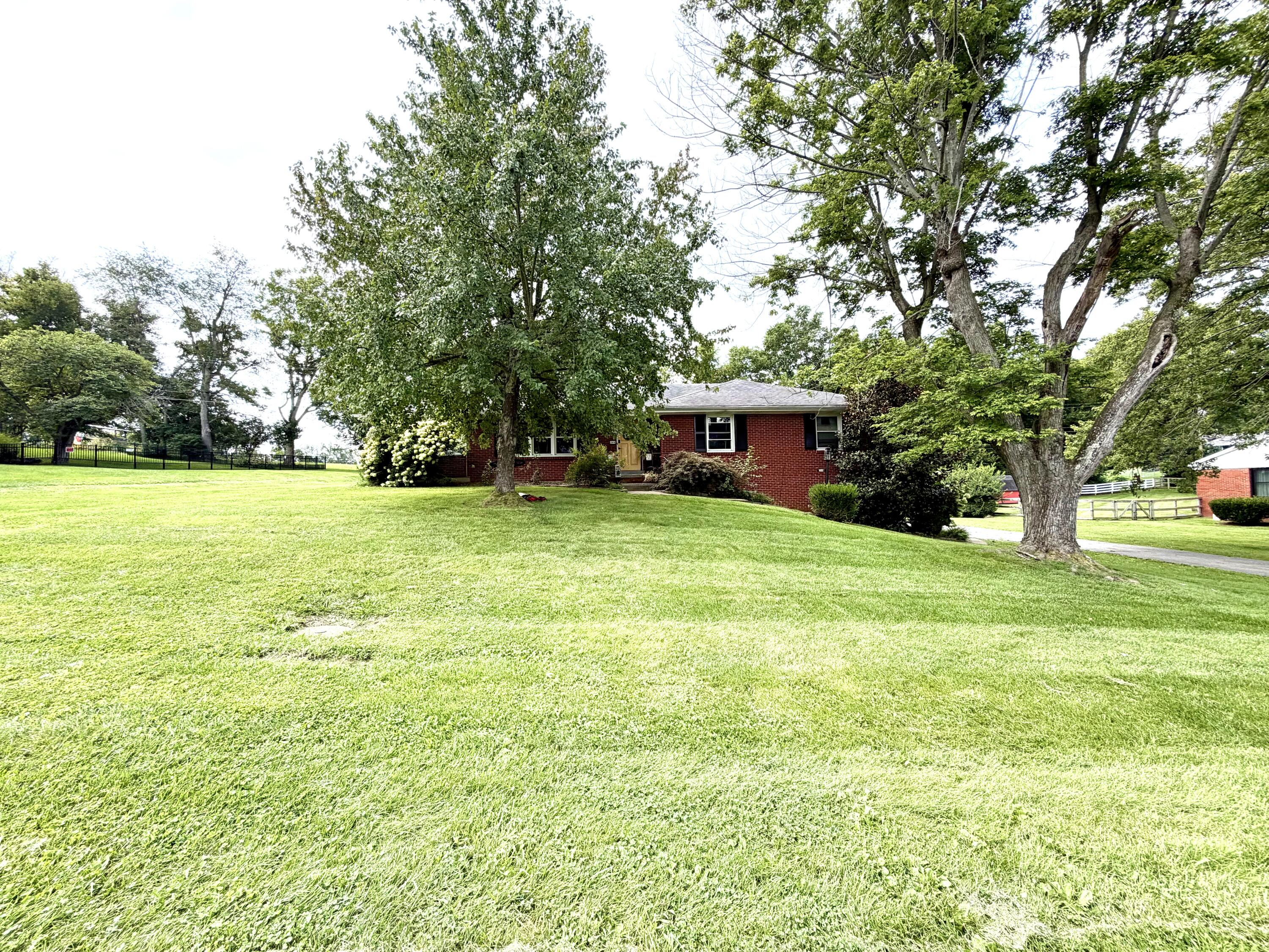 344 Twinbrook Drive Property Photo 2
