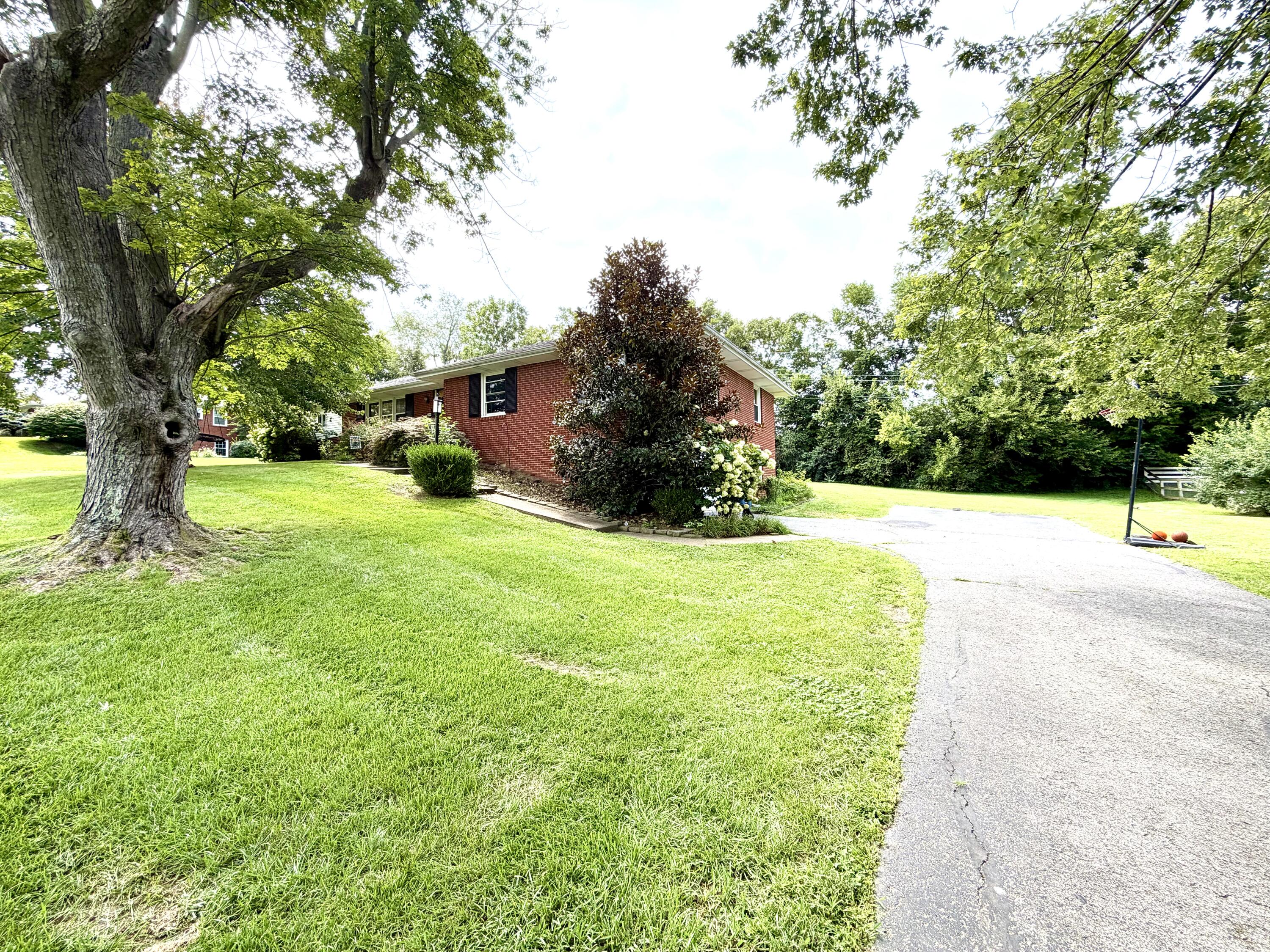 344 Twinbrook Drive Property Photo 3