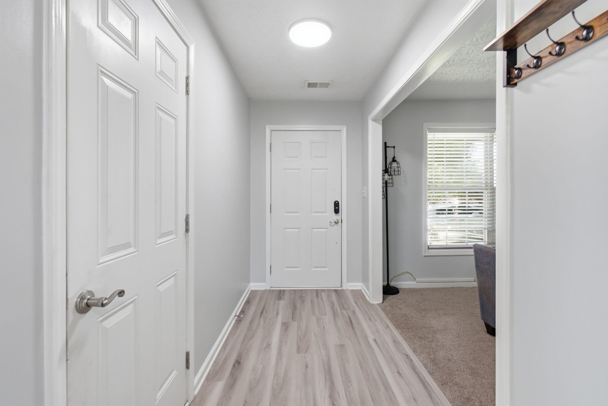 865 White Wood Flat Property Photo 3