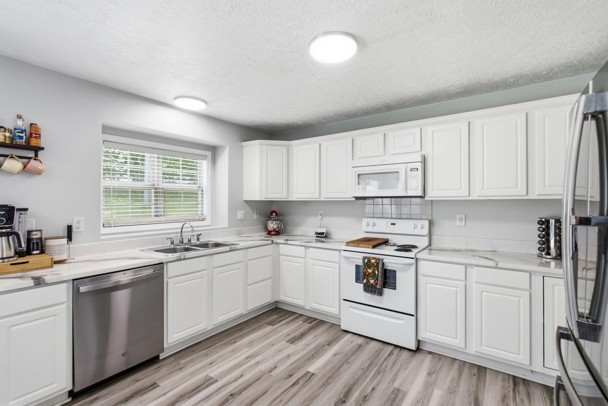 865 White Wood Flat Property Photo 16