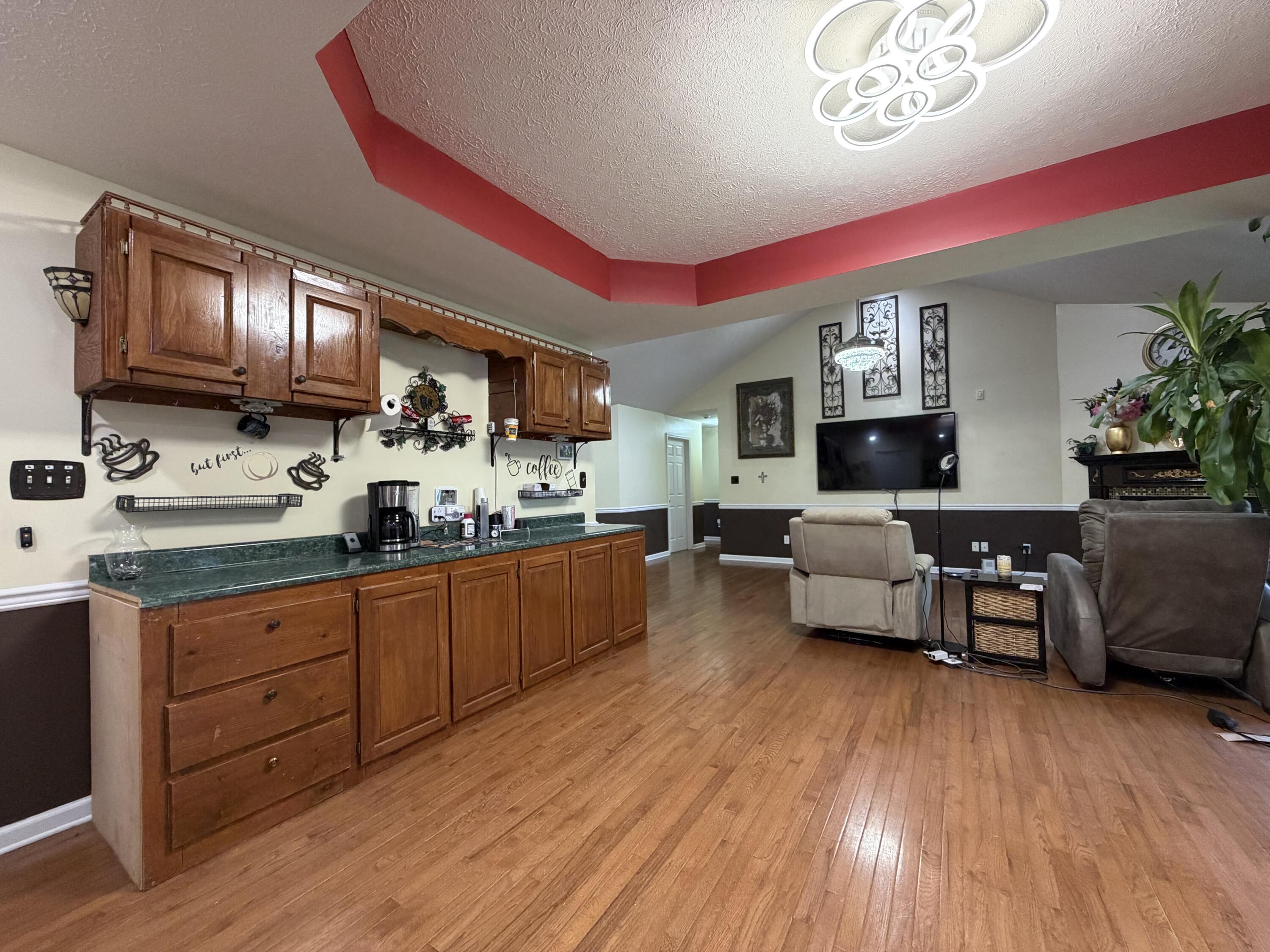 1810 Valley View Drive Property Photo 10