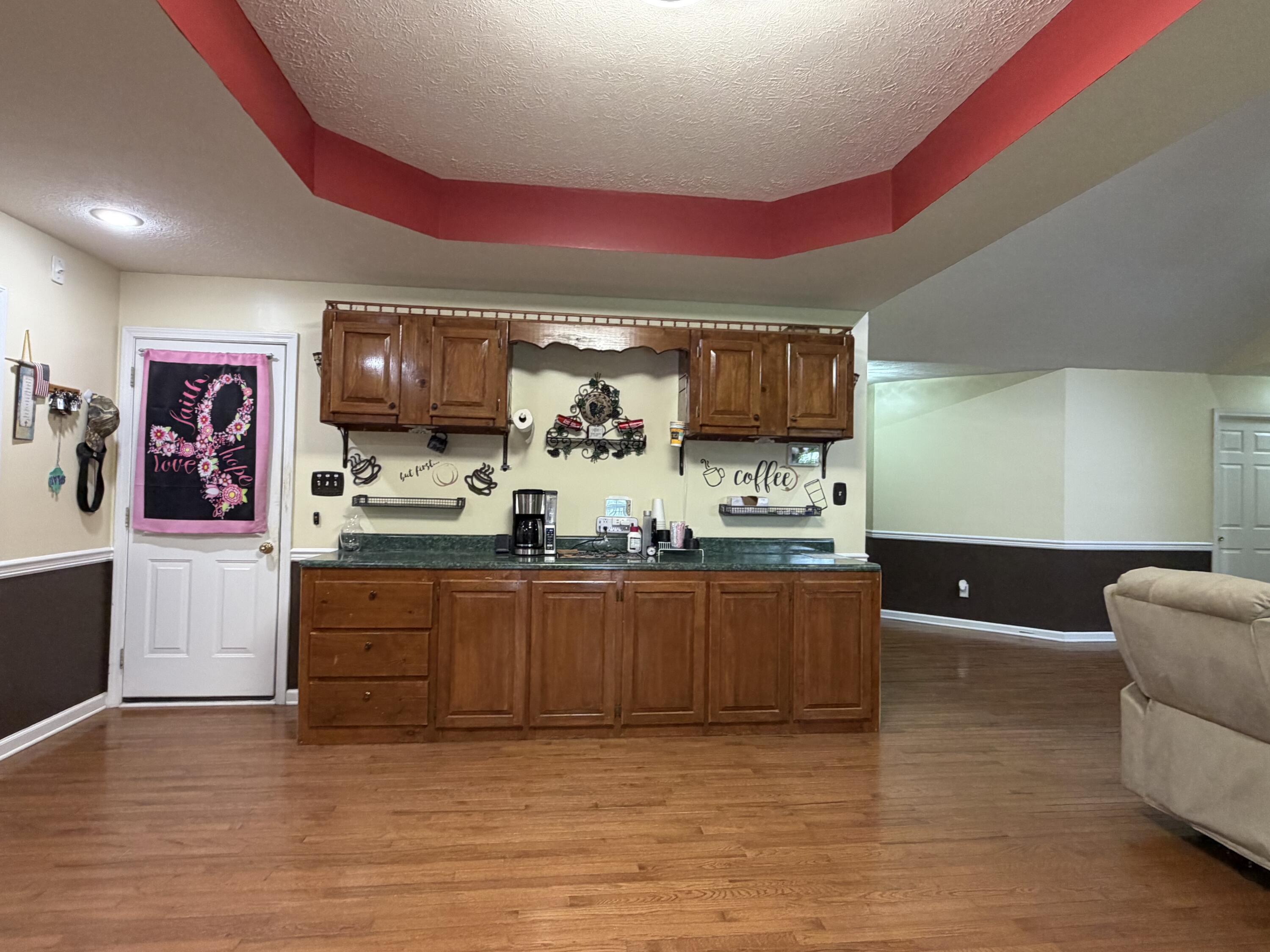 1810 Valley View Drive Property Photo 11