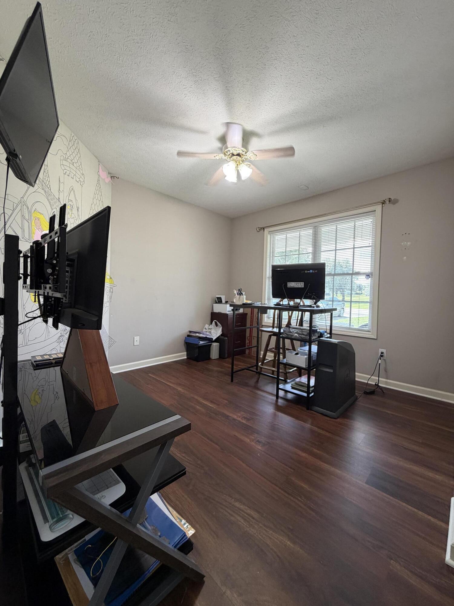 1810 Valley View Drive Property Photo 19