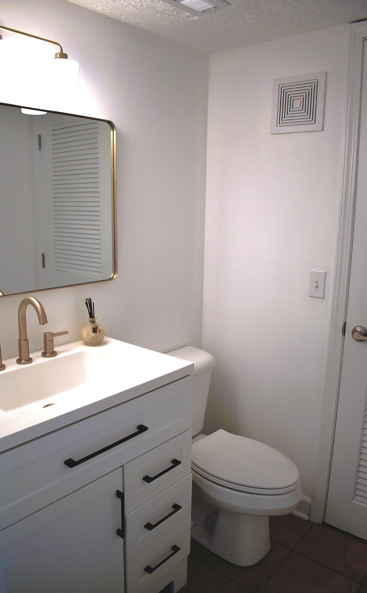 204 Regency Point Path Property Photo 11