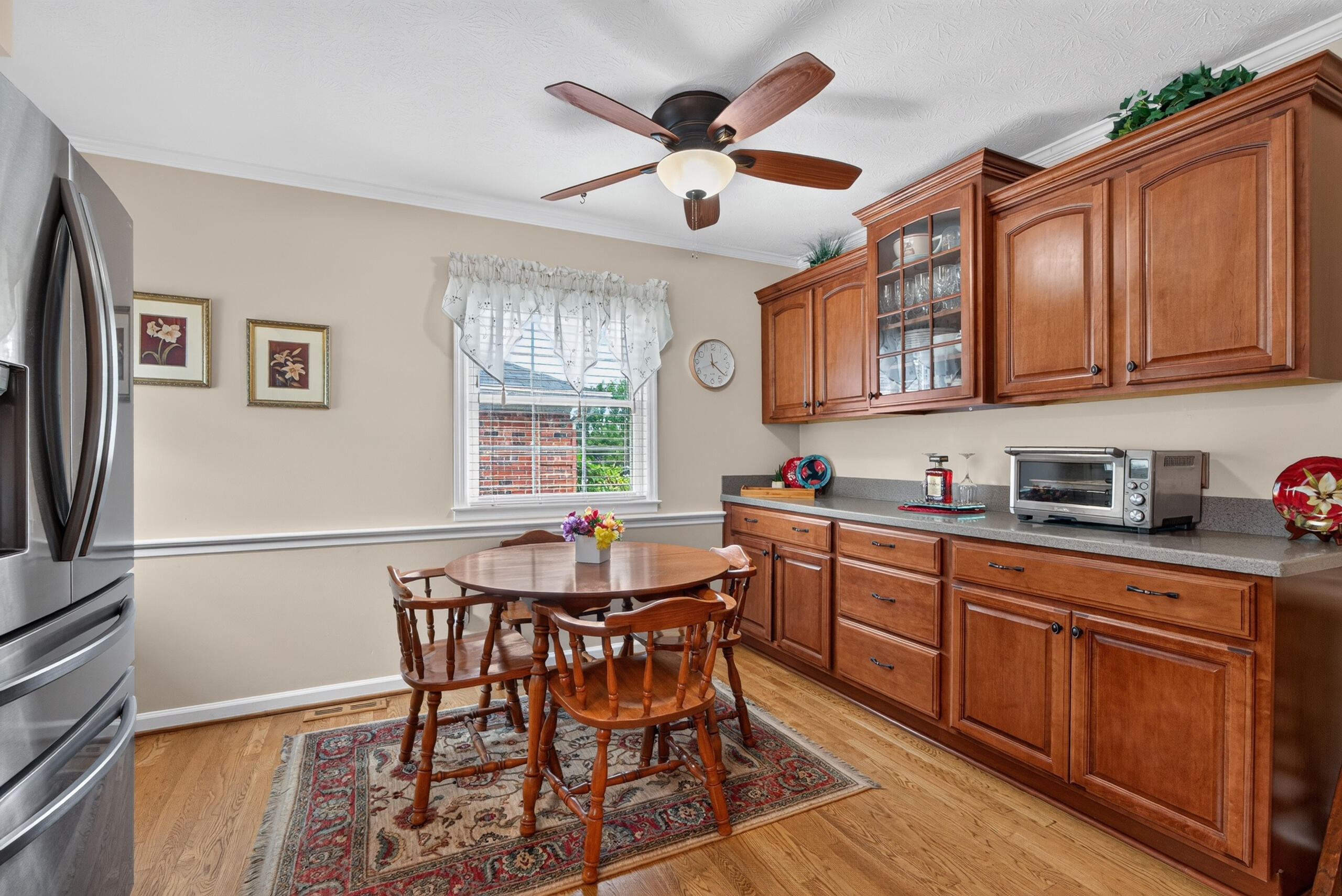 916 Edgewater Drive Property Photo 4