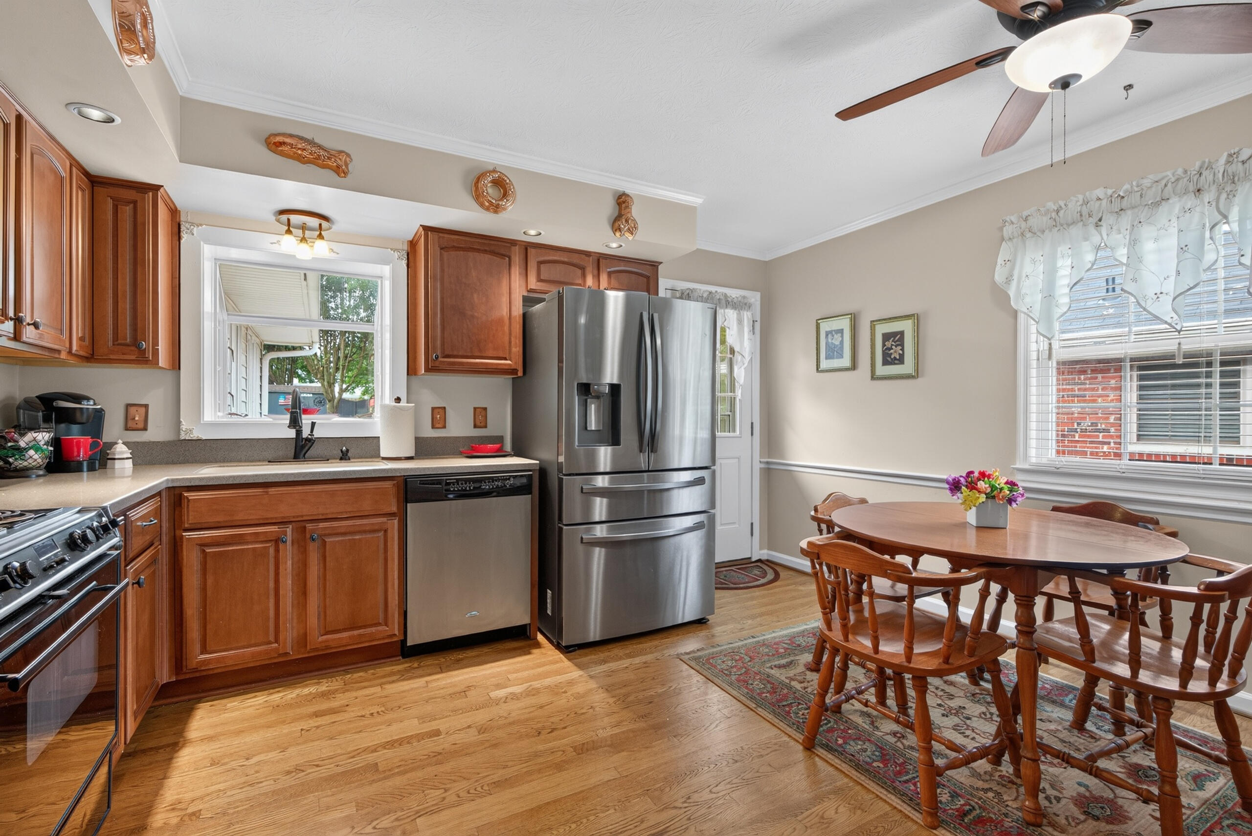 916 Edgewater Drive Property Photo 16