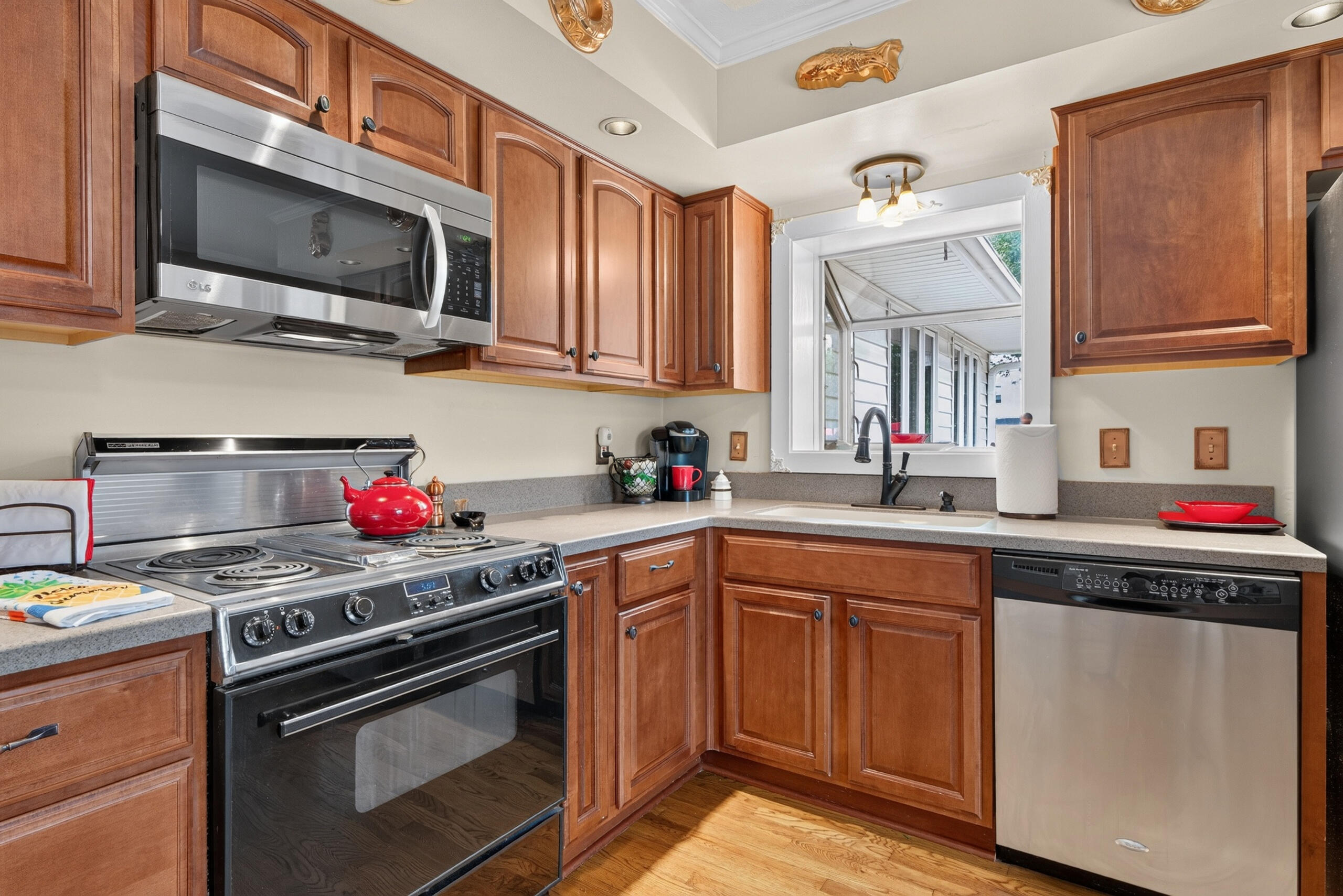 916 Edgewater Drive Property Photo 18