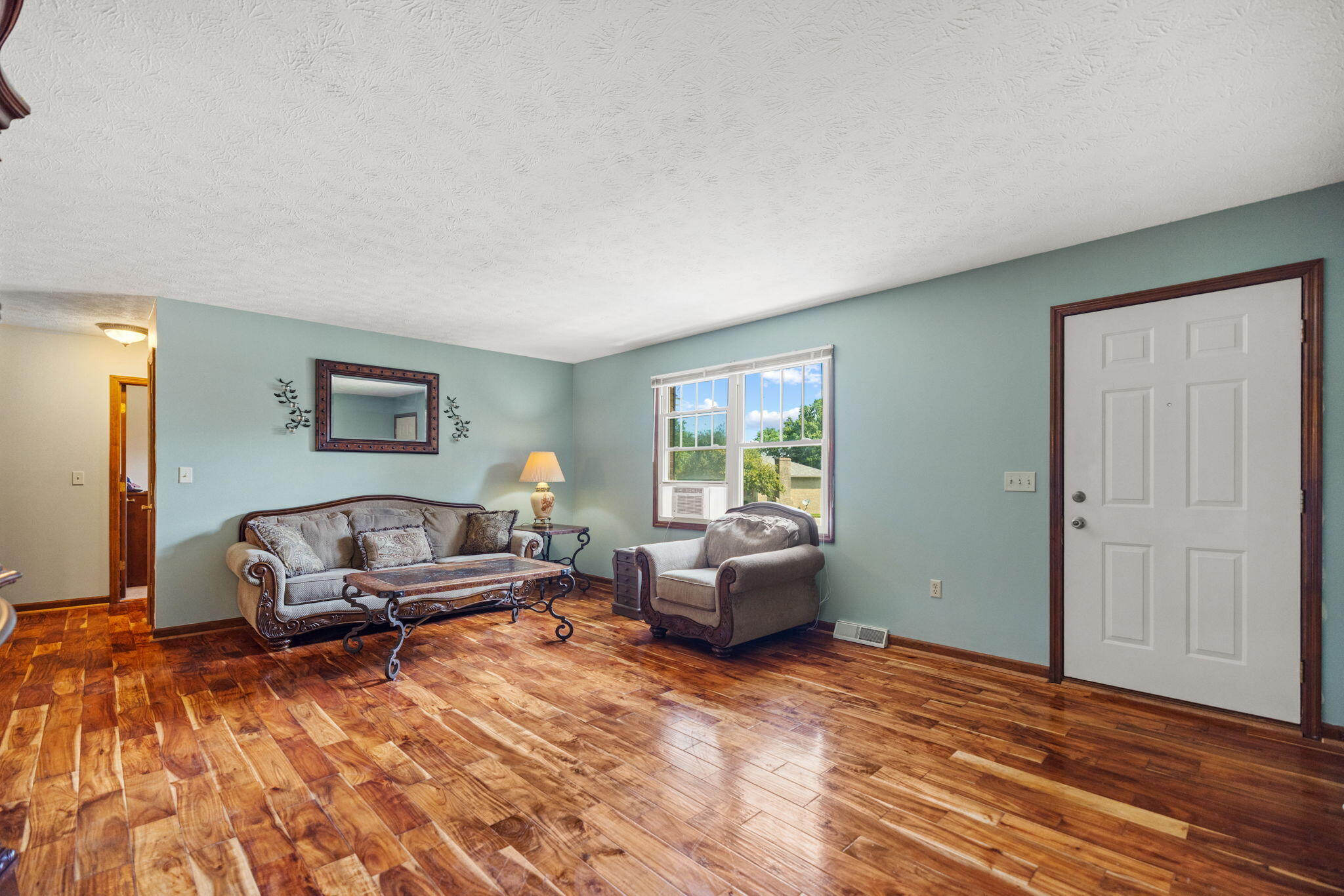 314 Saratoga Circle Property Photo 4