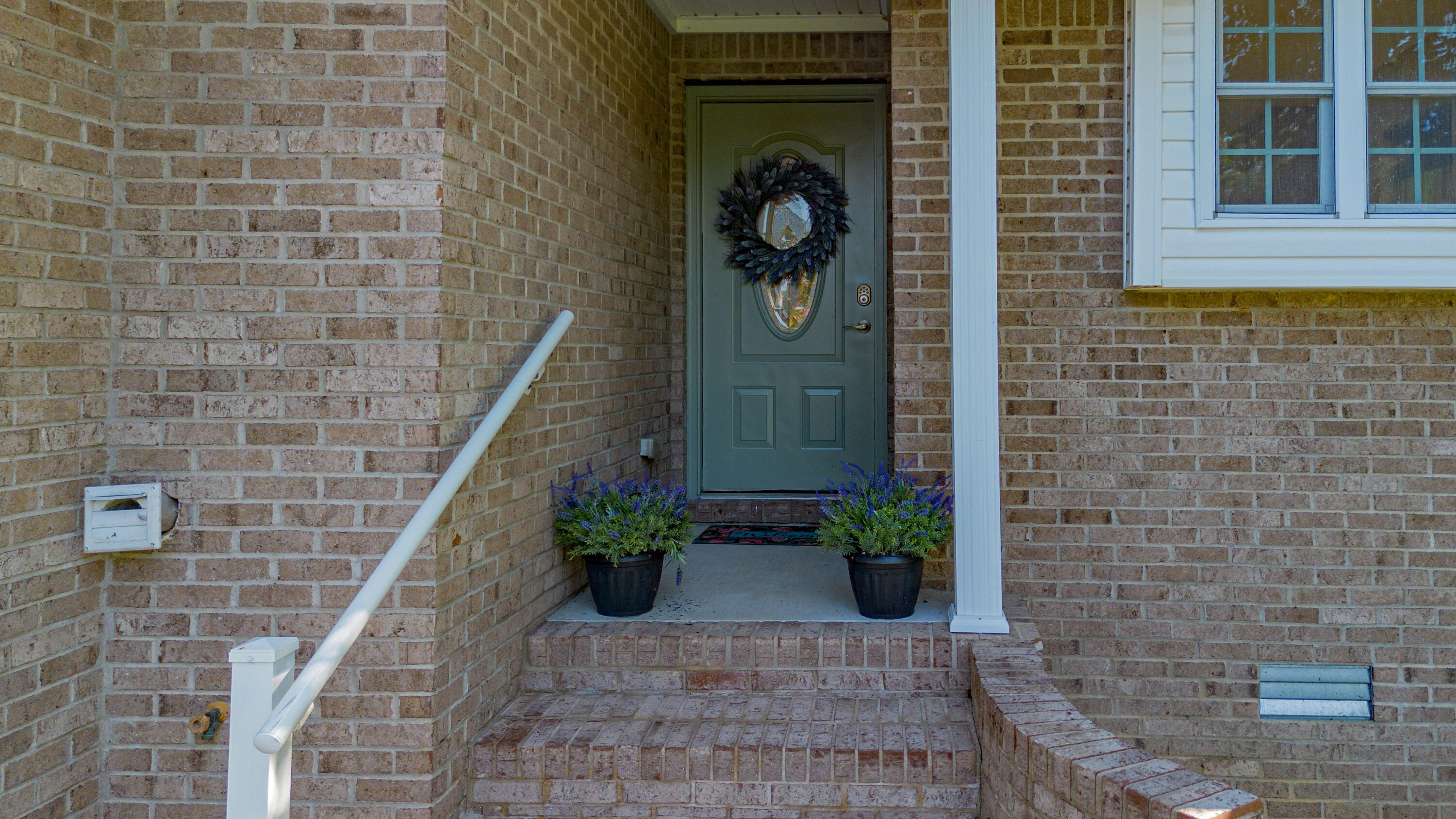 7045 Foxborough Lane Property Photo 3