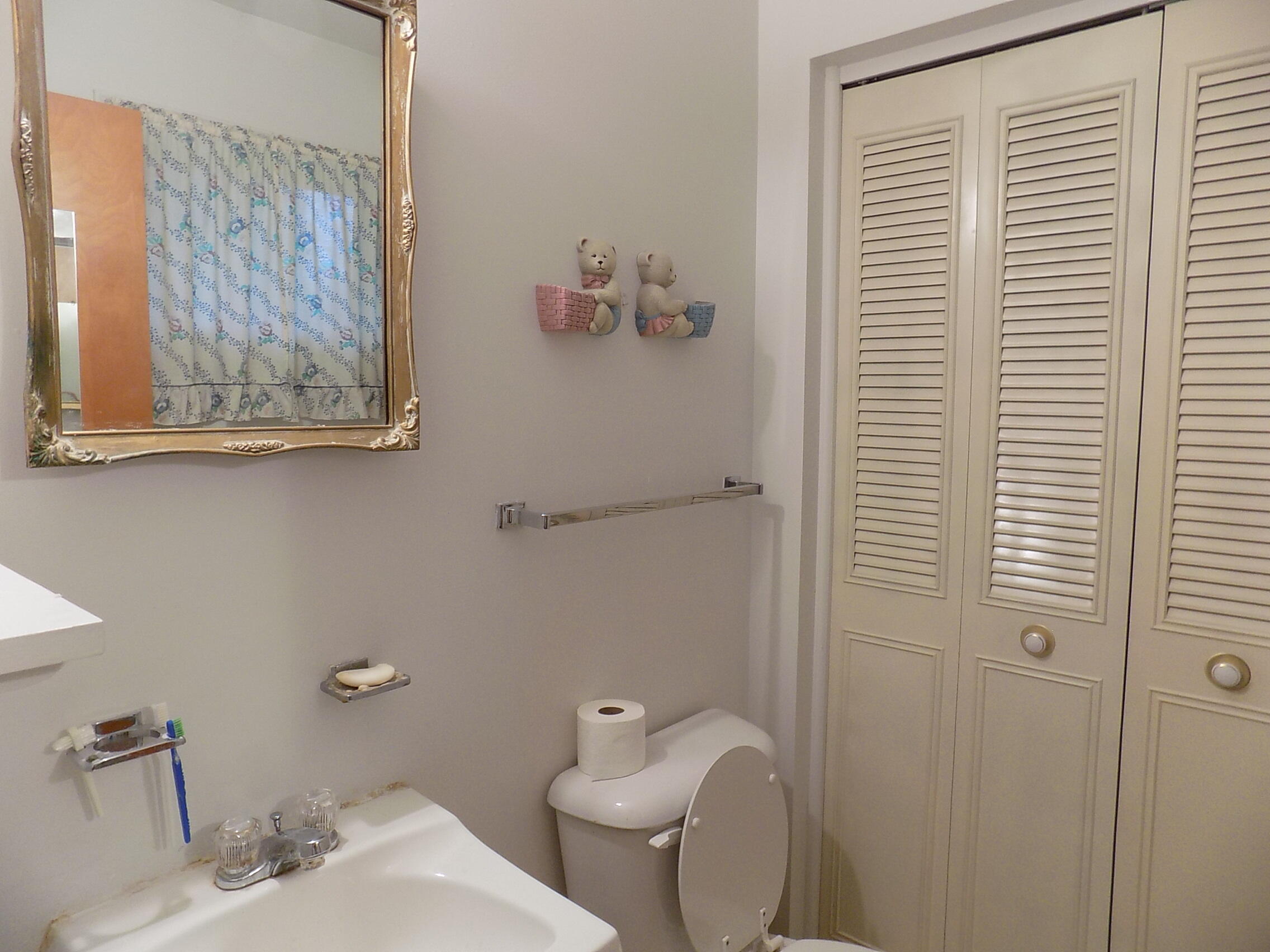 1811 Raleigh Road Property Photo 11