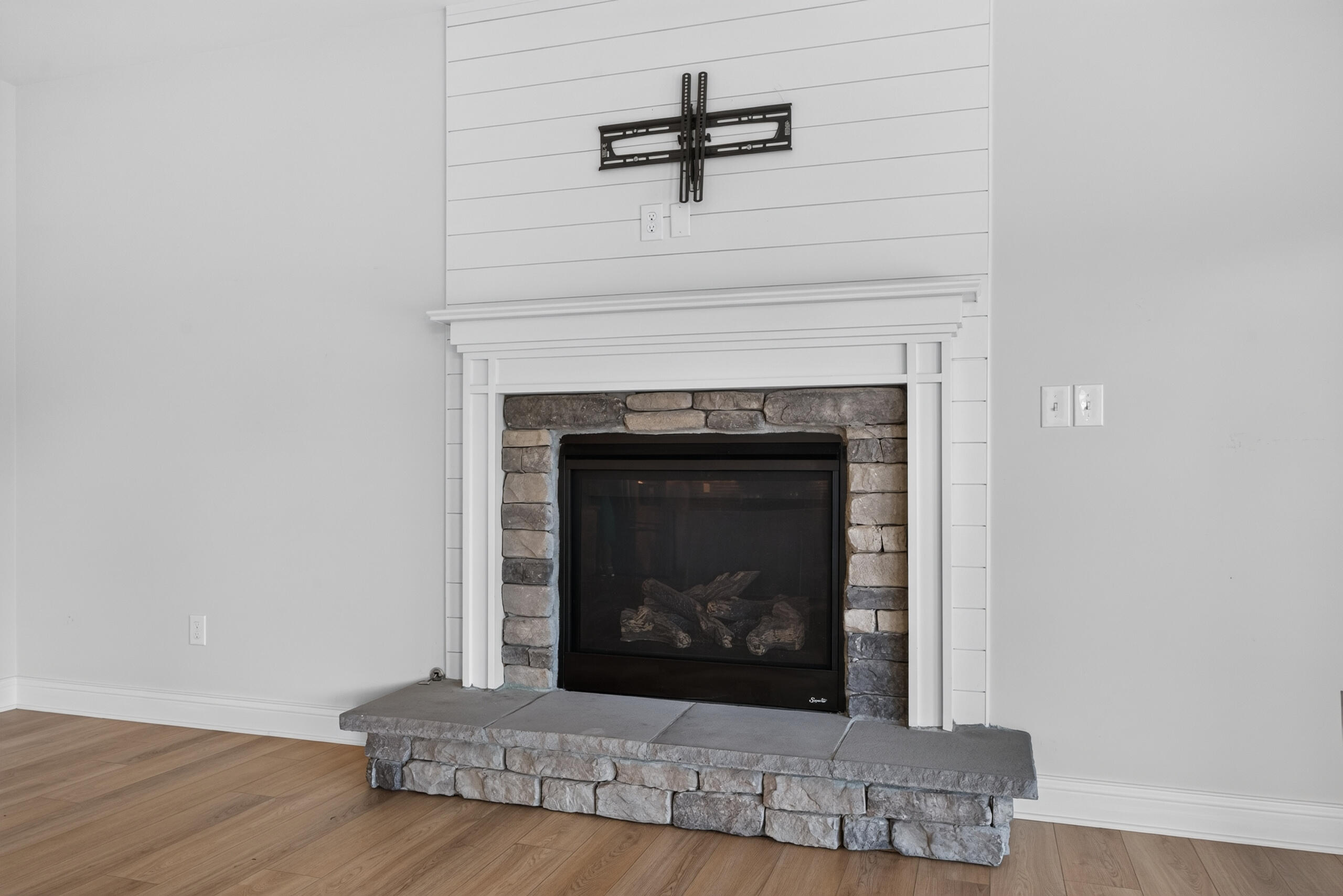 2291 Calendula Road Property Photo 10