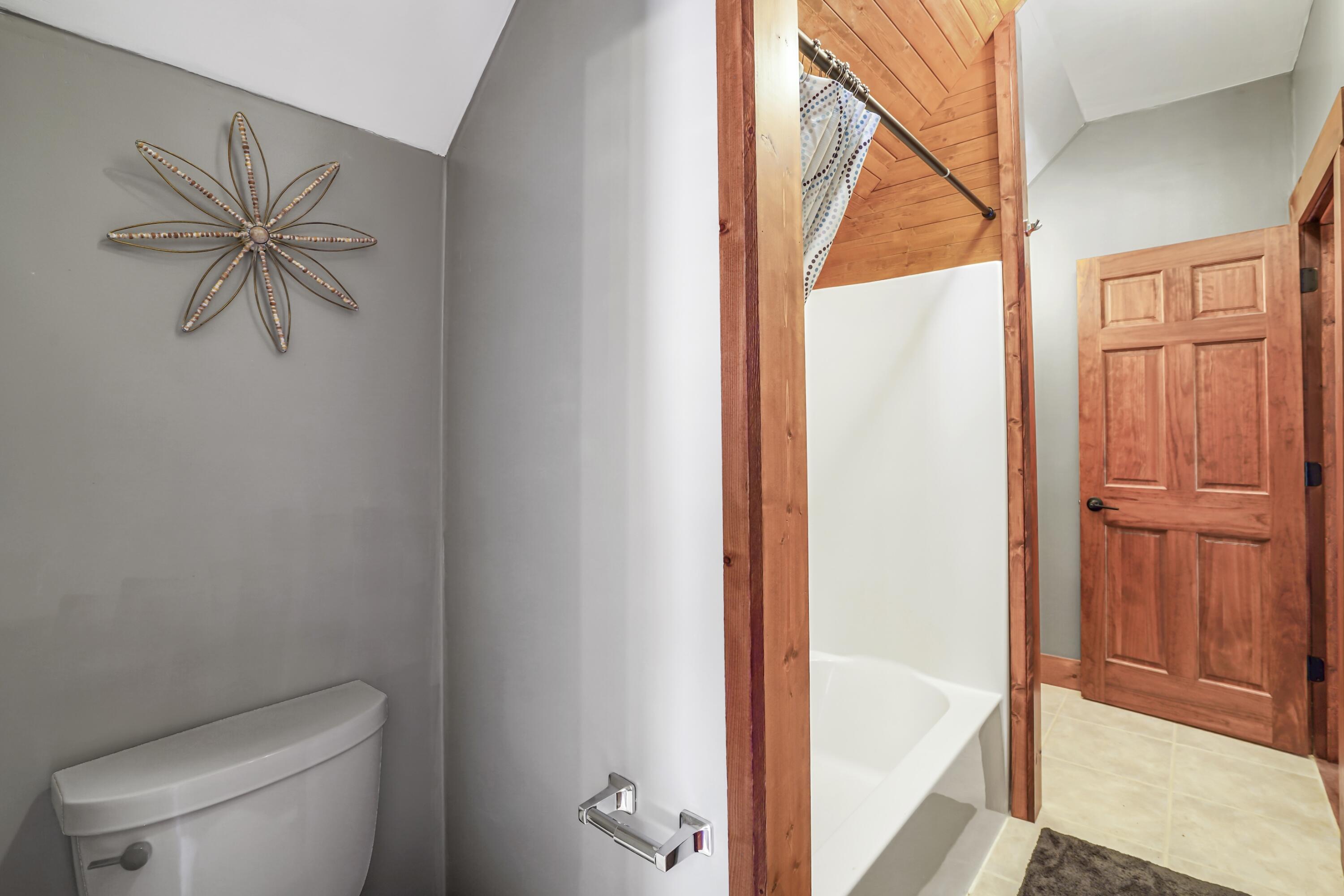 396 Laurel Wood Drive Property Photo 19