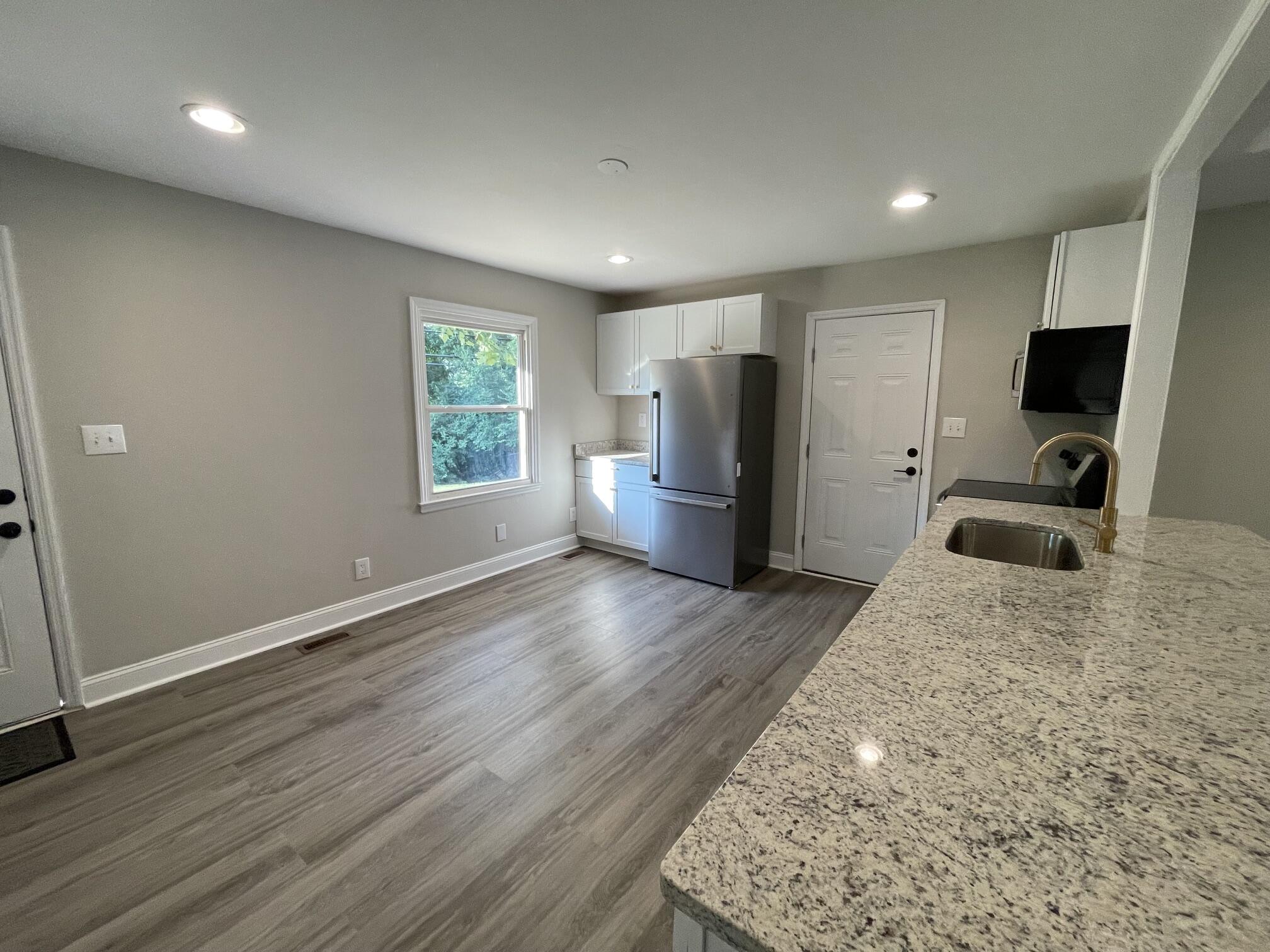 3255 Sutherland Drive Property Photo 5