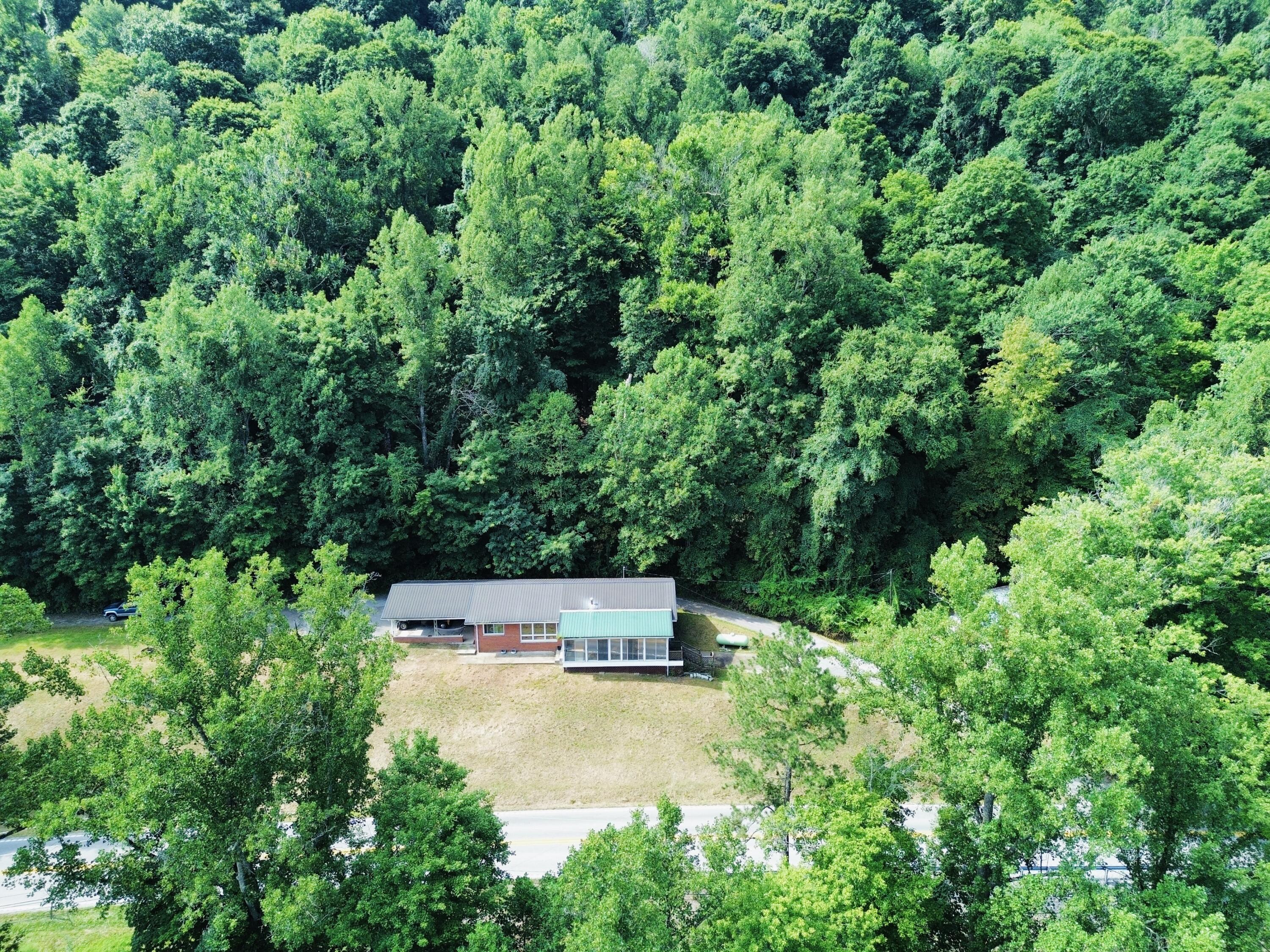 1556 Ky-8 Property Photo 1