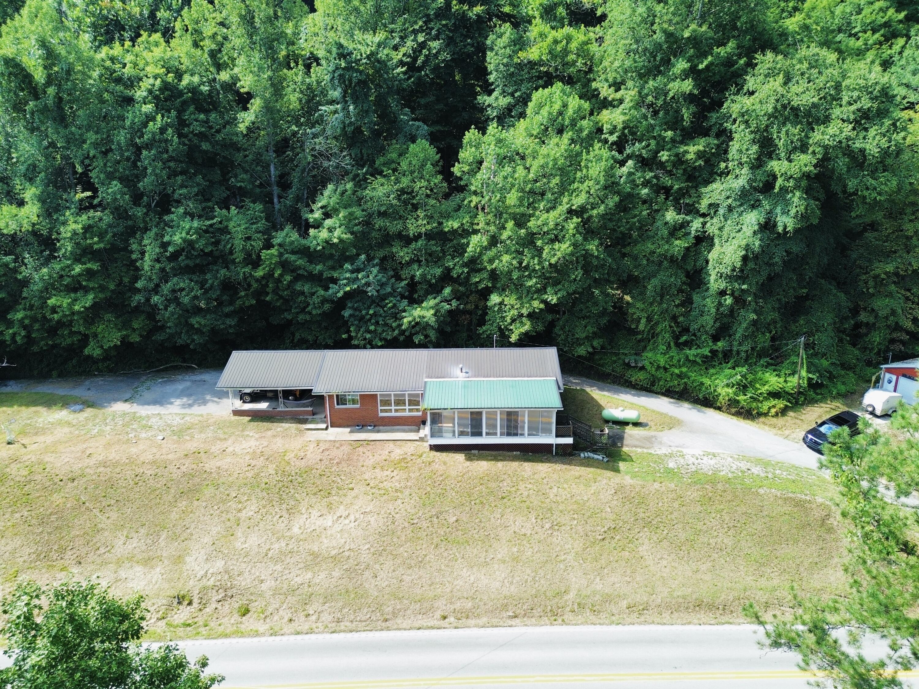 1556 Ky-8 Property Photo 3