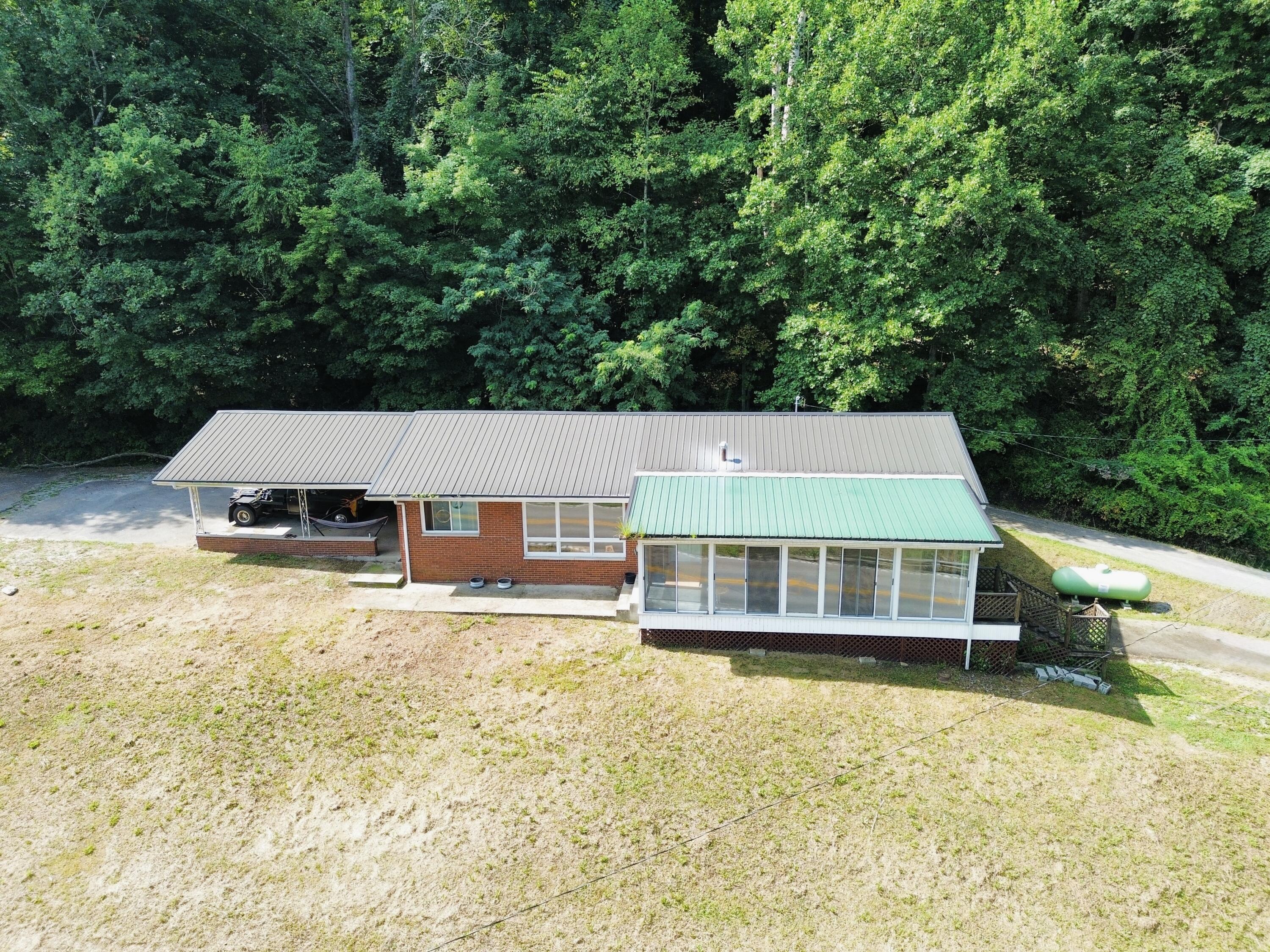 1556 Ky-8 Property Photo 4