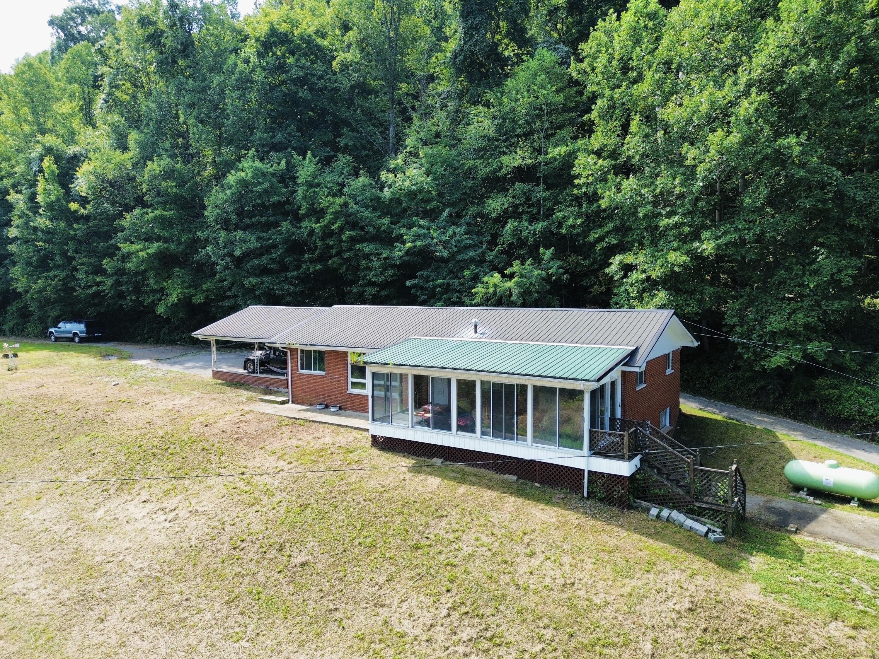 1556 Ky-8 Property Photo 12