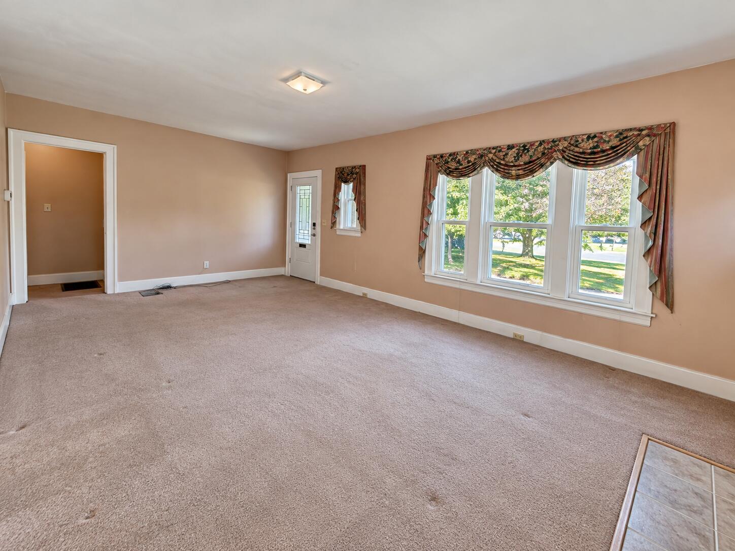 1909 Nicholasville Road Property Photo 5