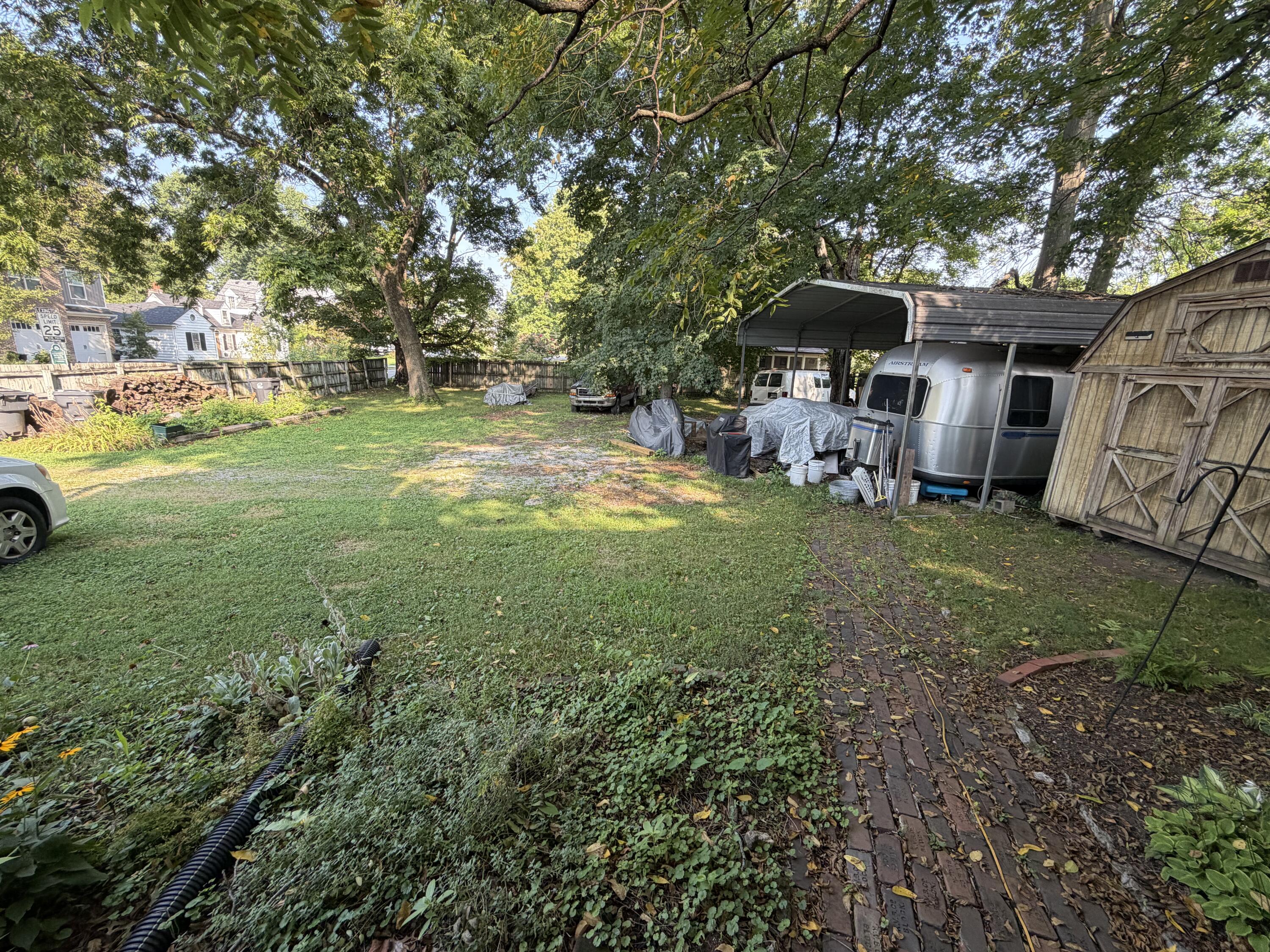 1909 Nicholasville Road Property Photo 17