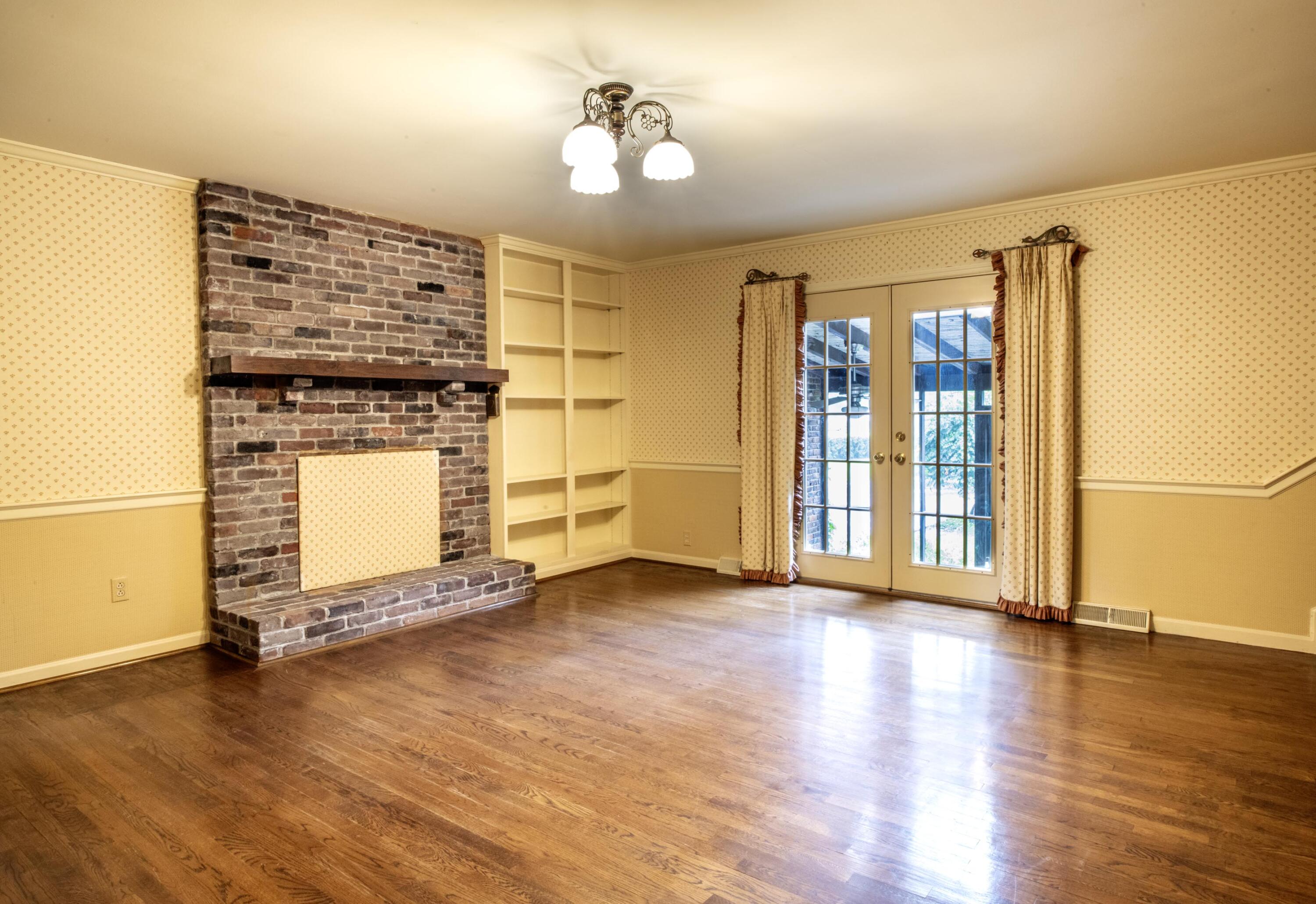2092 Bridgeport Drive Property Photo 11