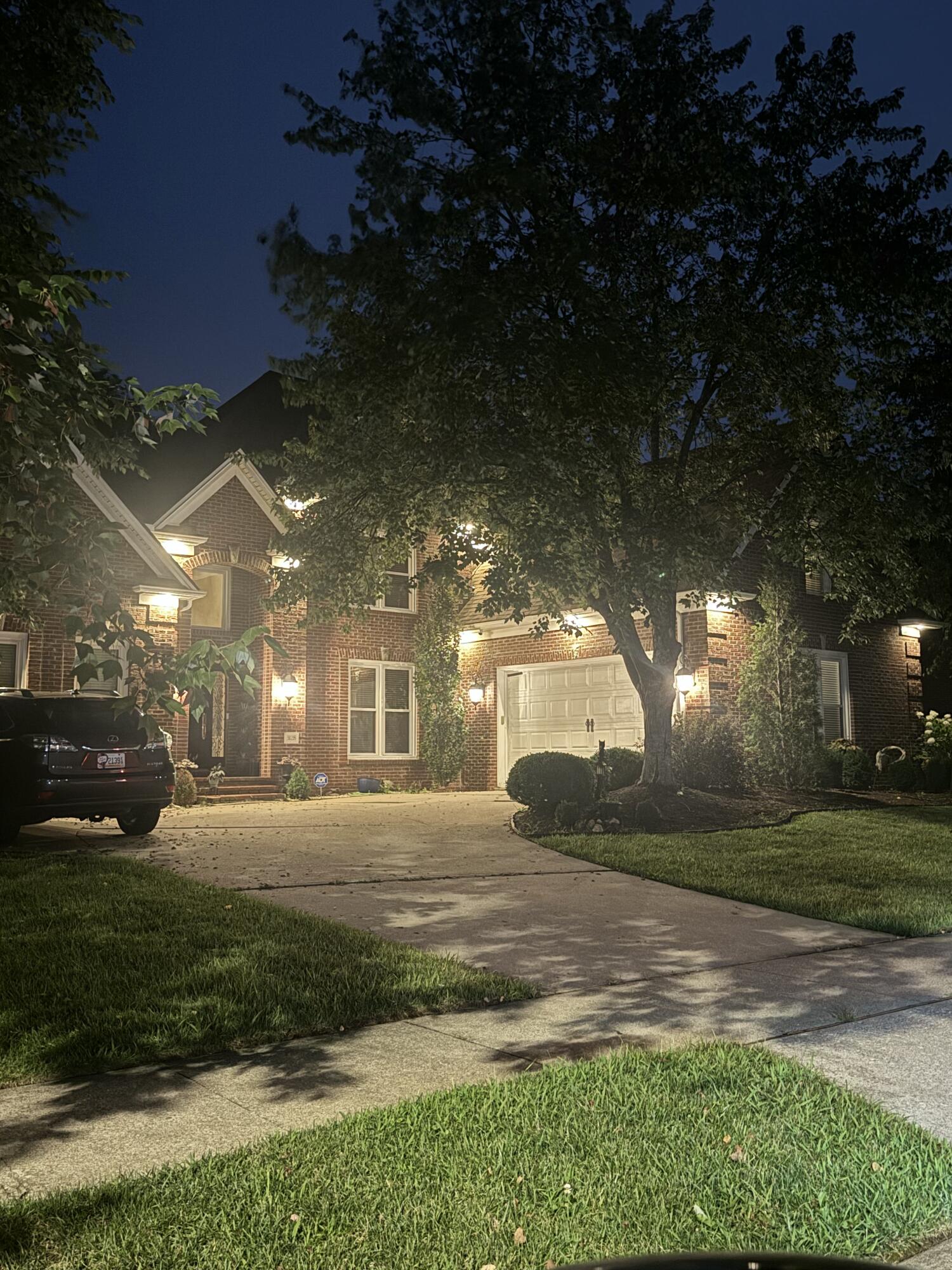 3128 Althorp Way Property Photo 4