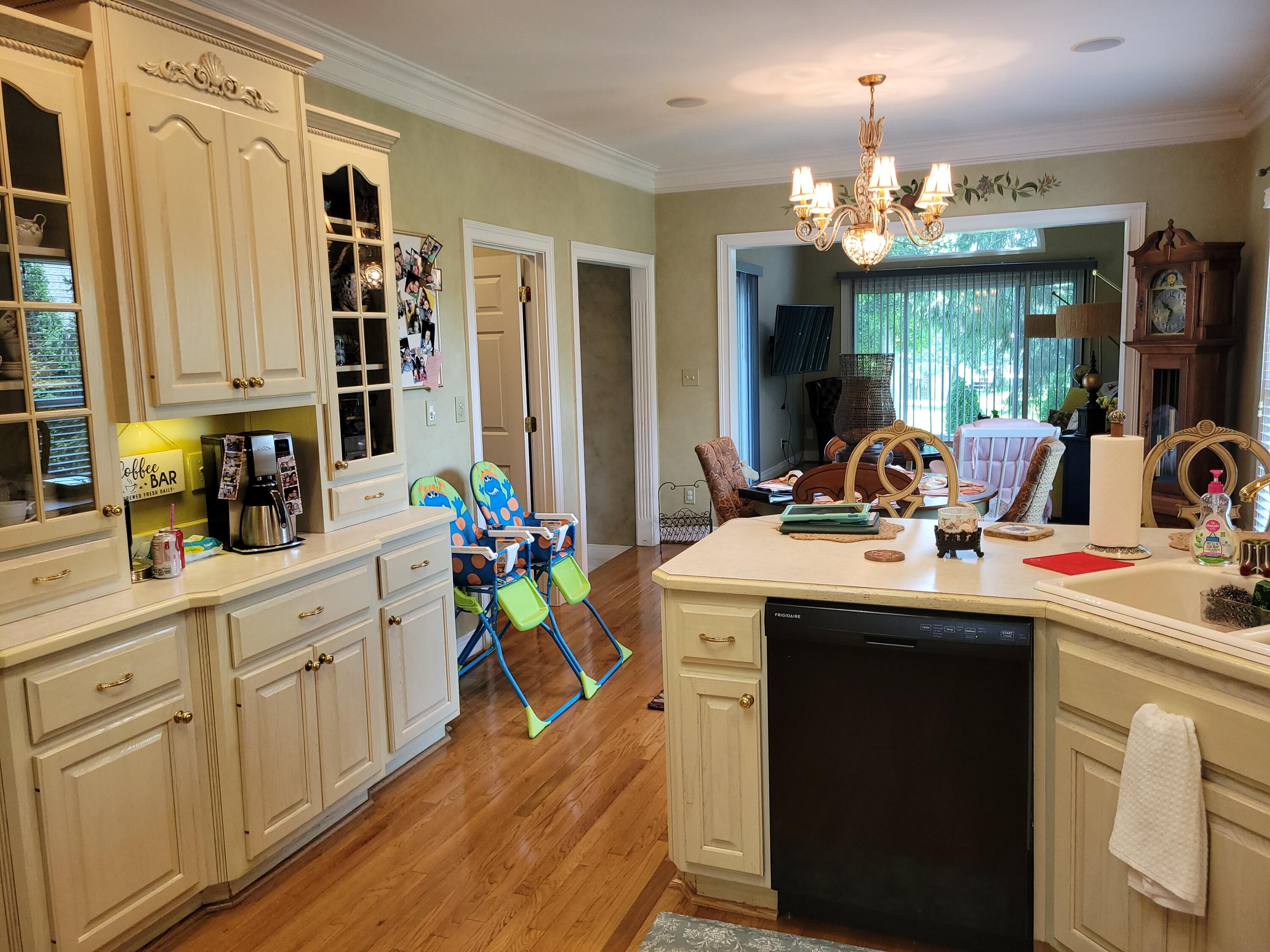 3128 Althorp Way Property Photo 19