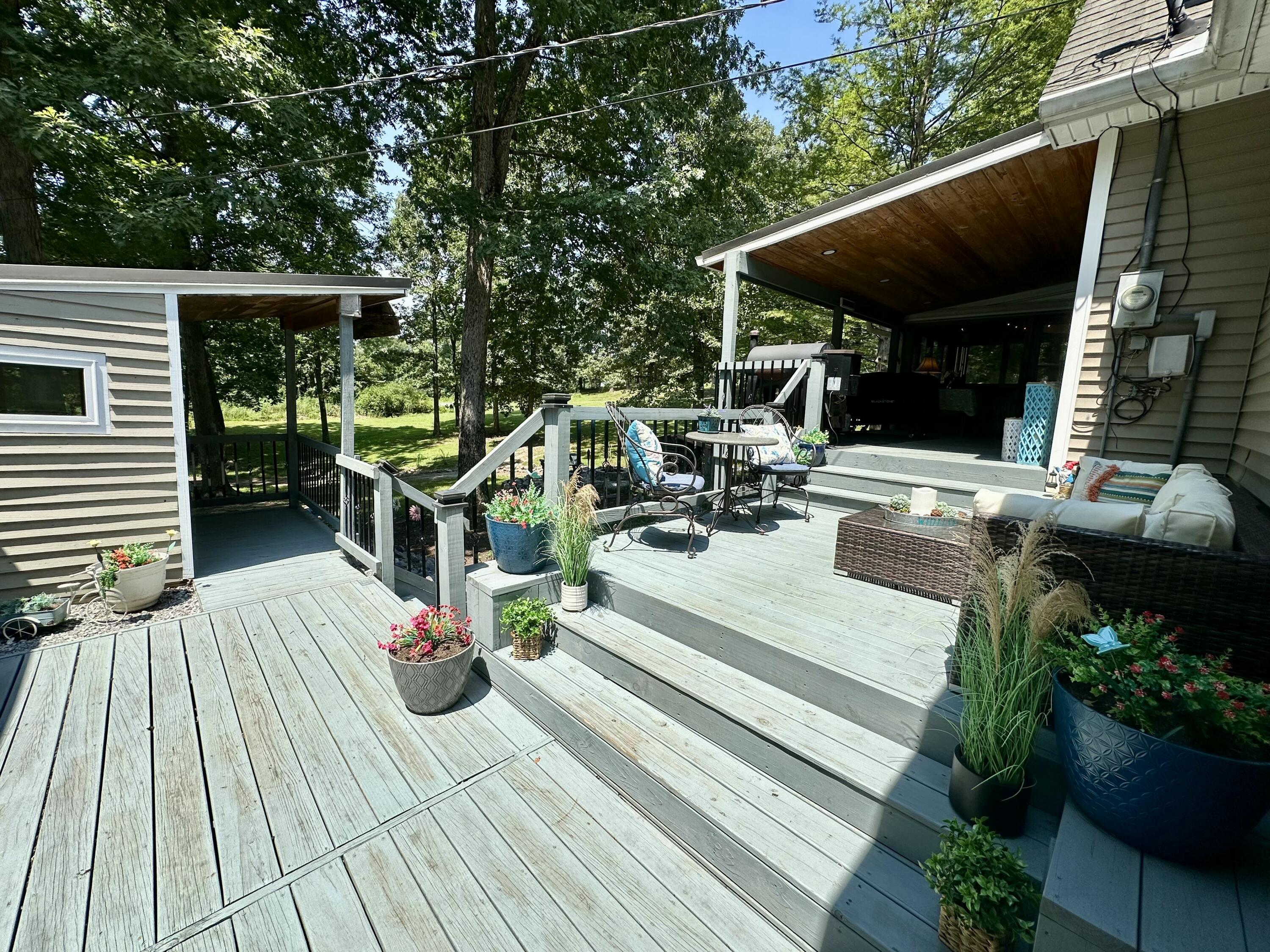 142 Adrian Lane Property Photo 14