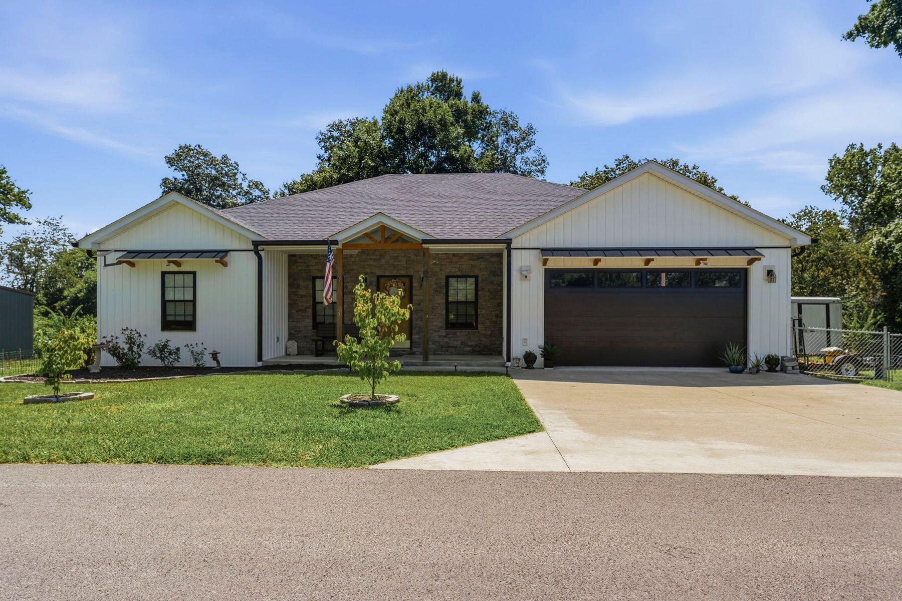 3013 Centerview Rough River Lane Property Photo 1