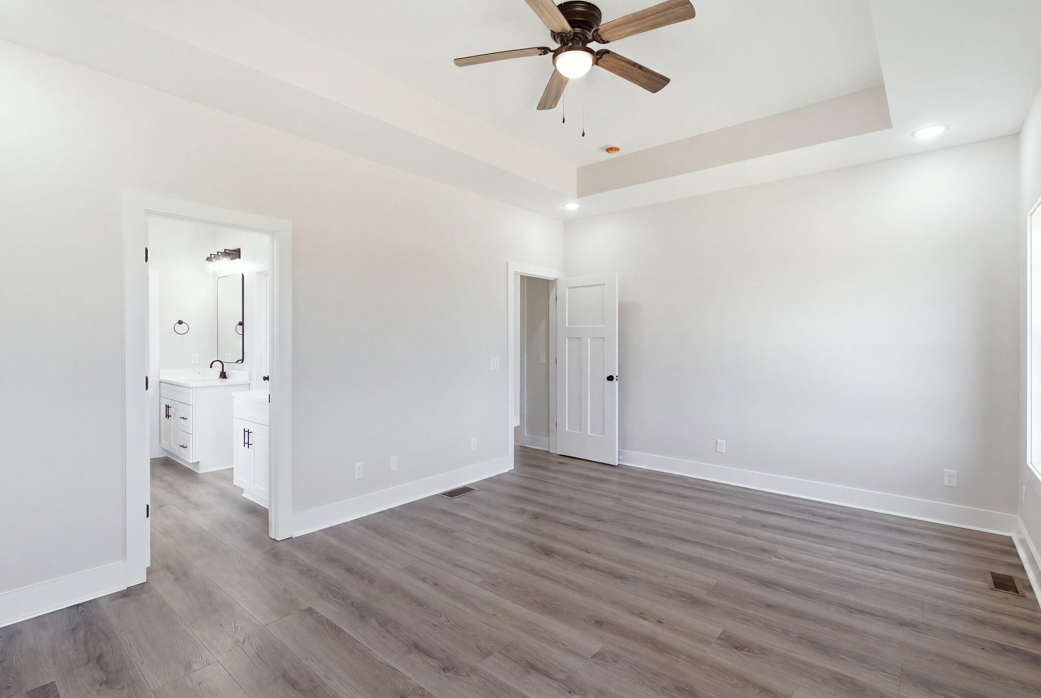 107 Dawn Court Property Photo 24