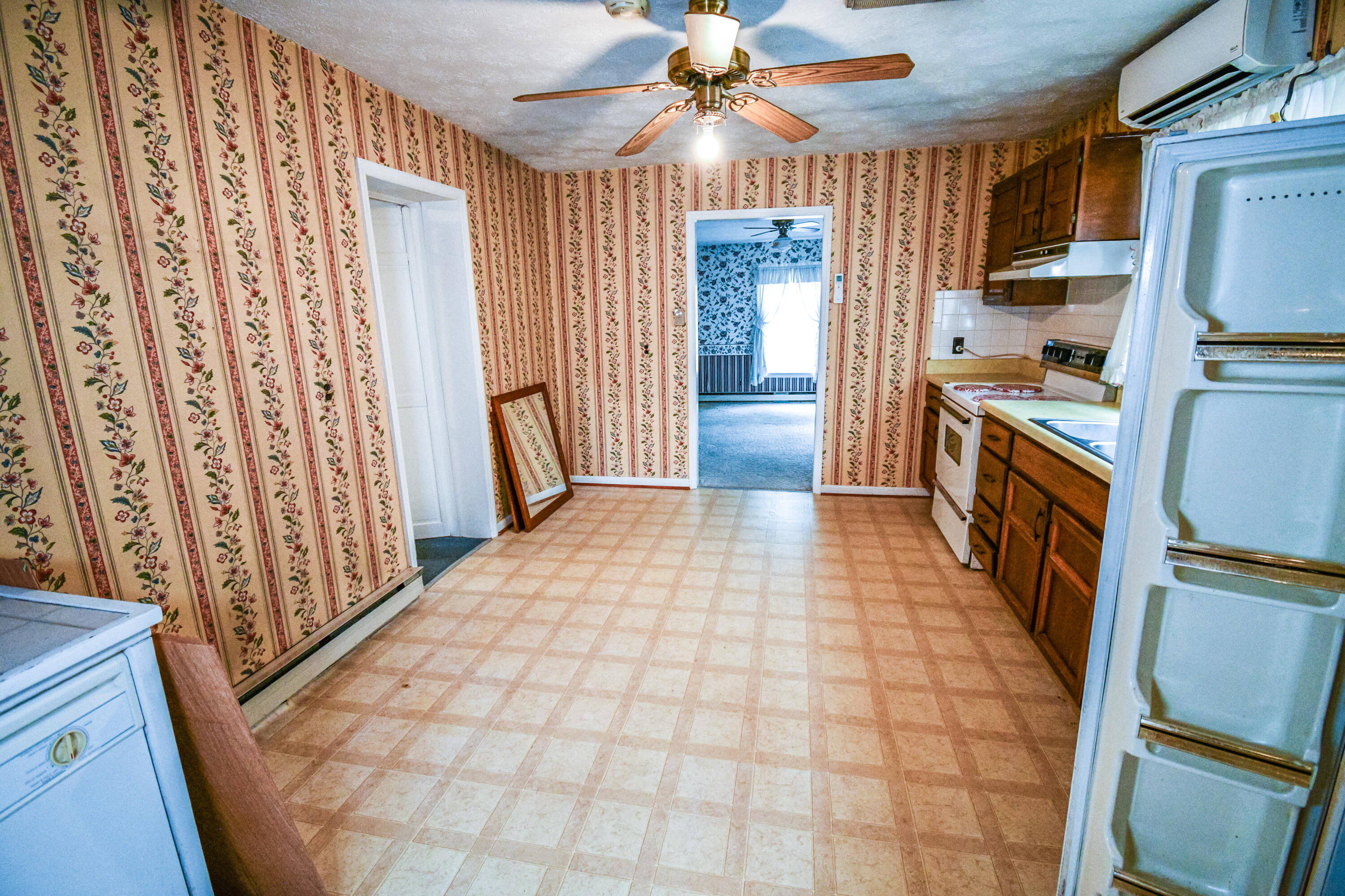 220 S Main Cross Street Property Photo 60
