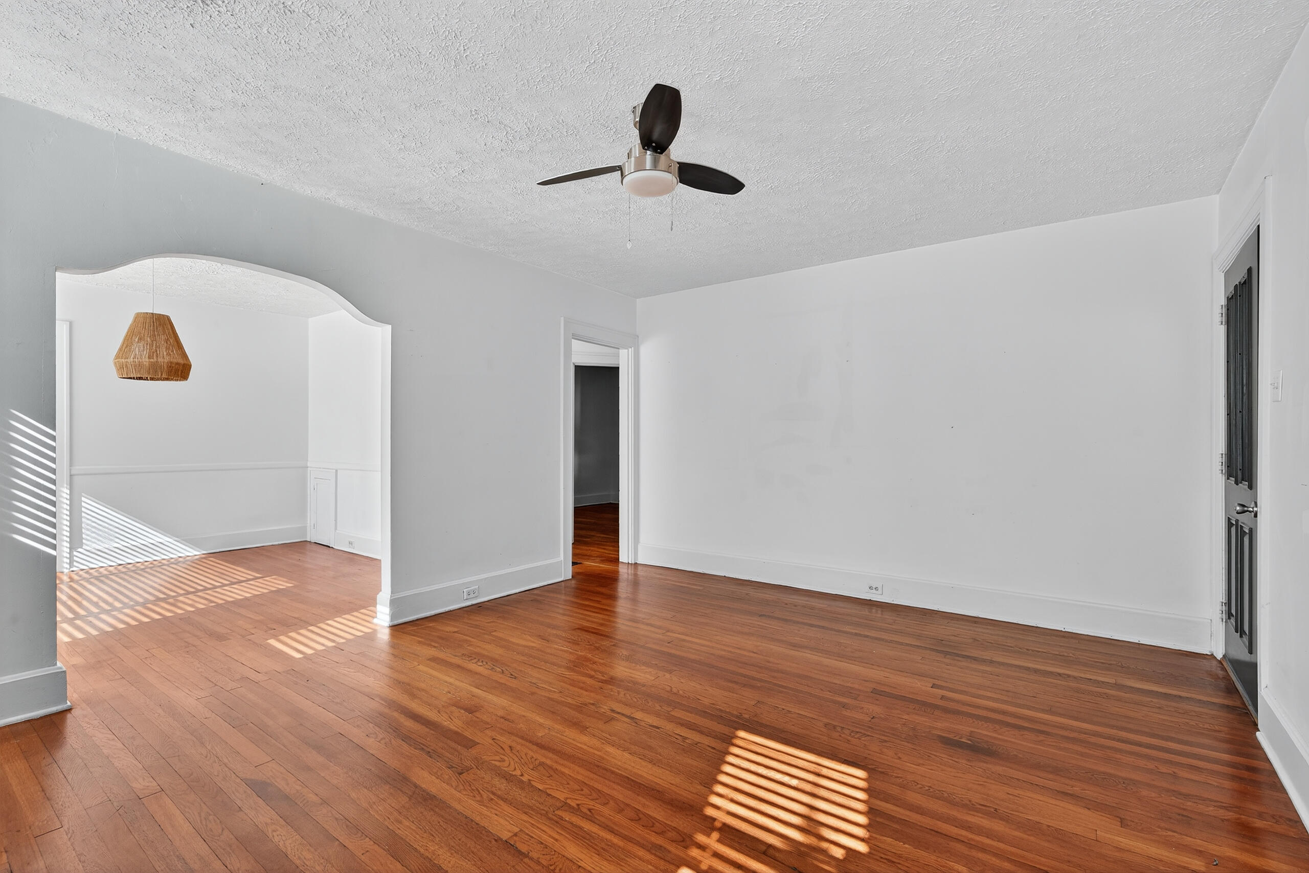 1401 N Limestone Property Photo 8