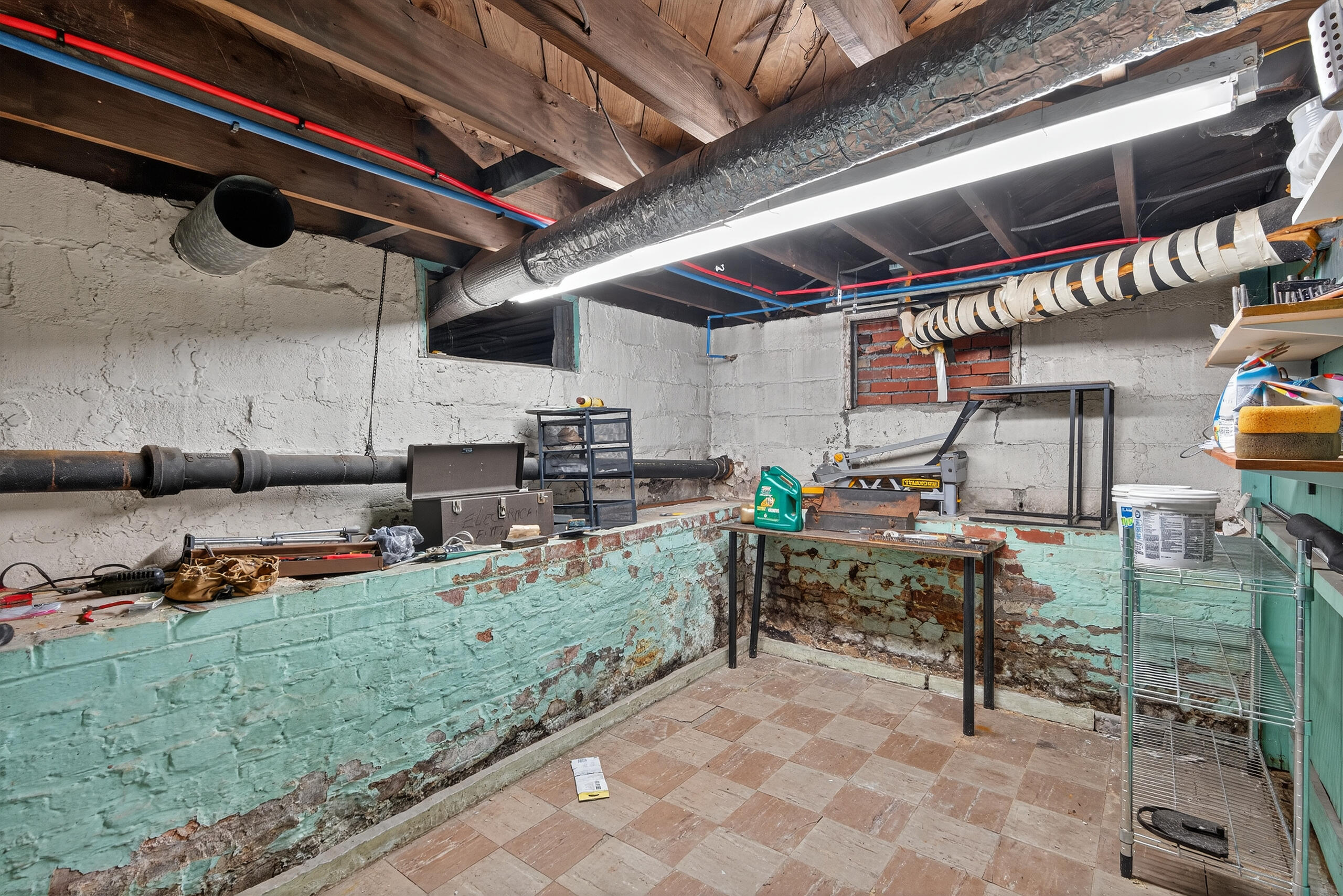 1401 N Limestone Property Photo 30