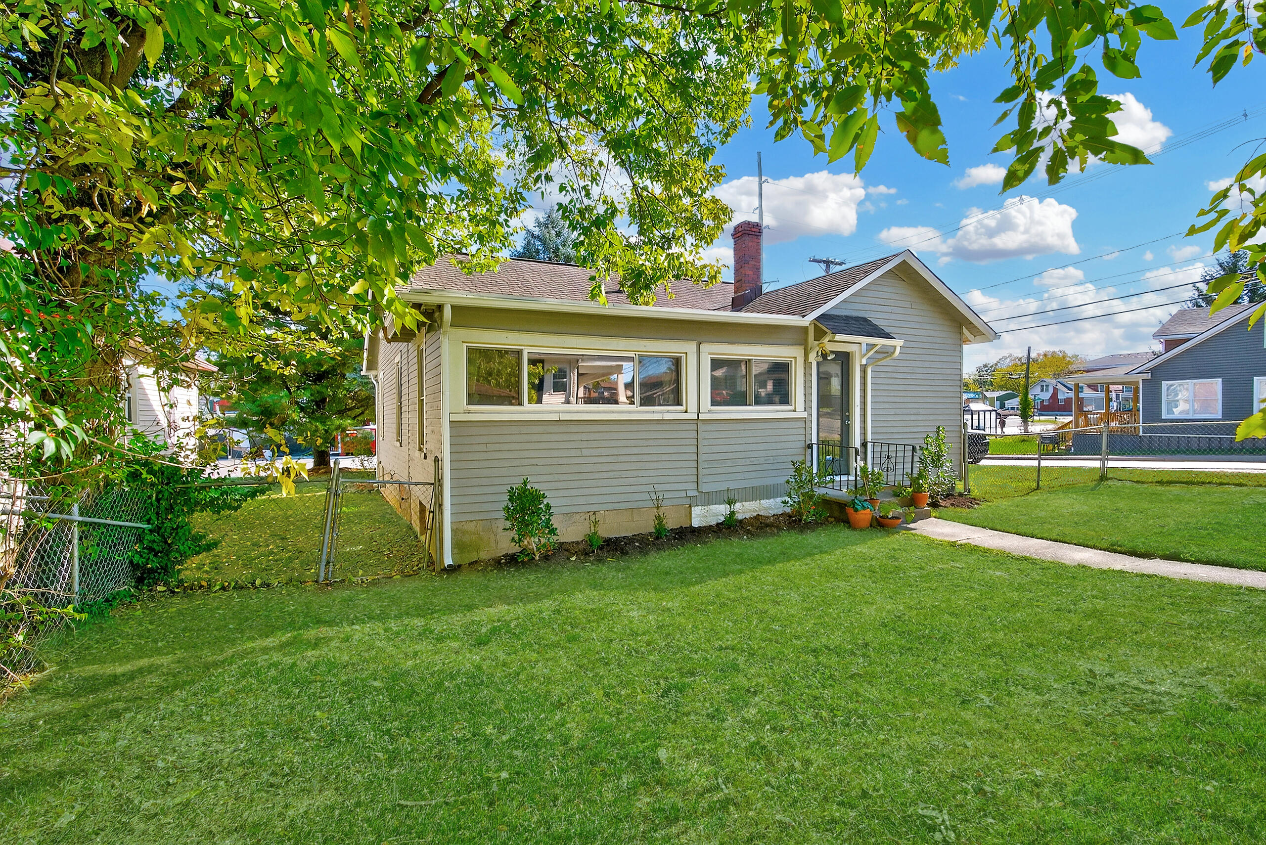 1401 N Limestone Property Photo 31