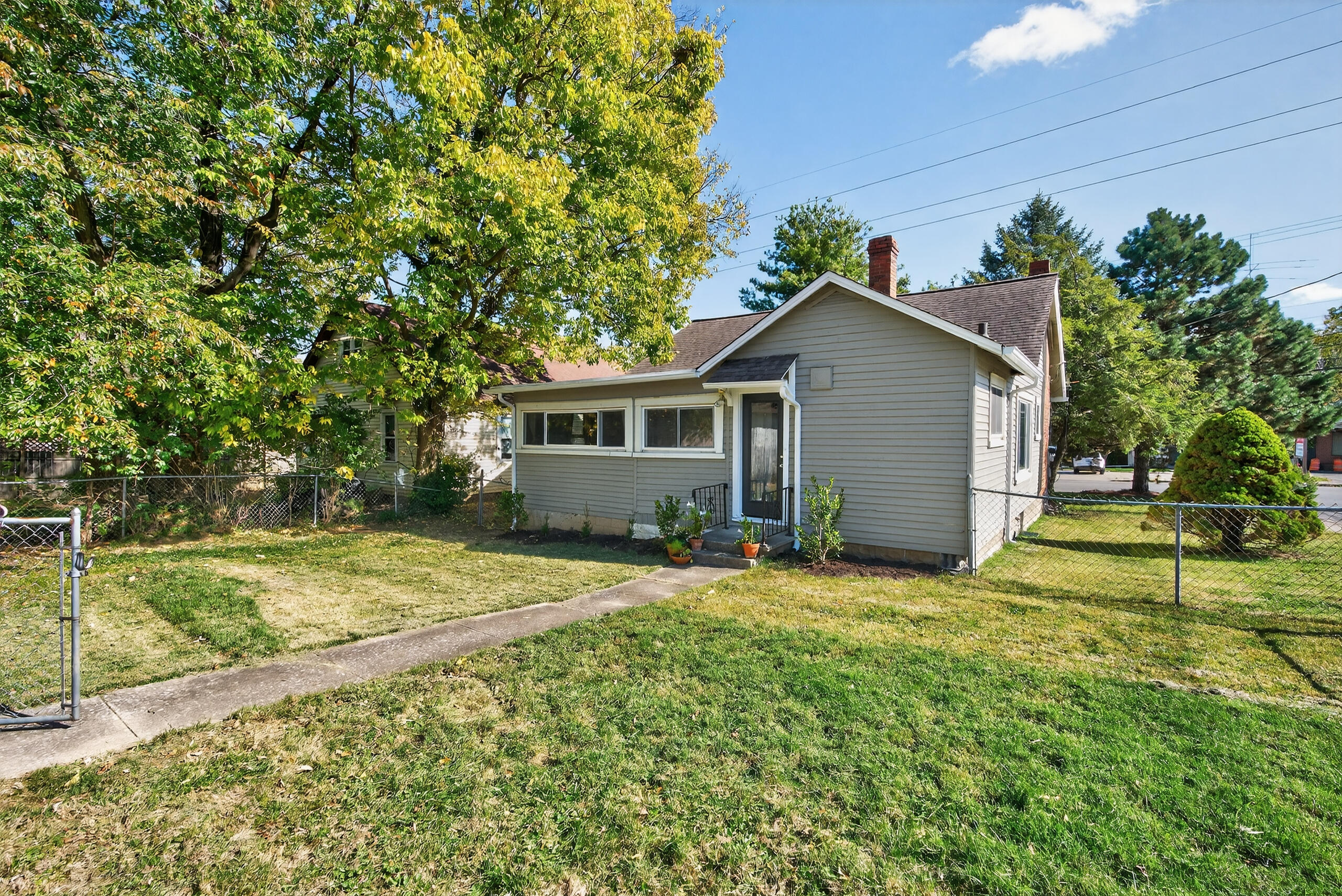 1401 N Limestone Property Photo 32