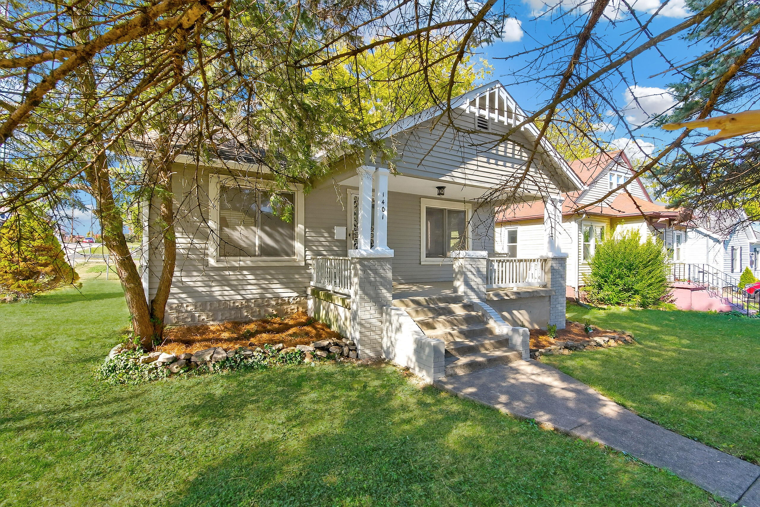 1401 N Limestone Property Photo 34