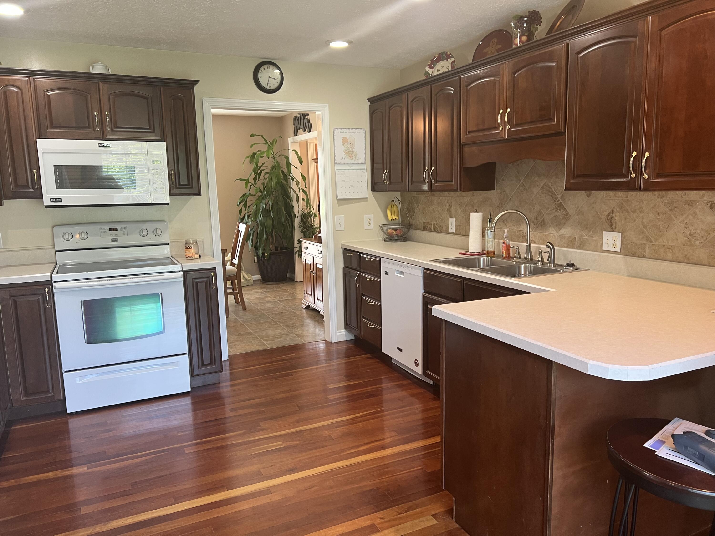40 Lindsey Lane Property Photo 11