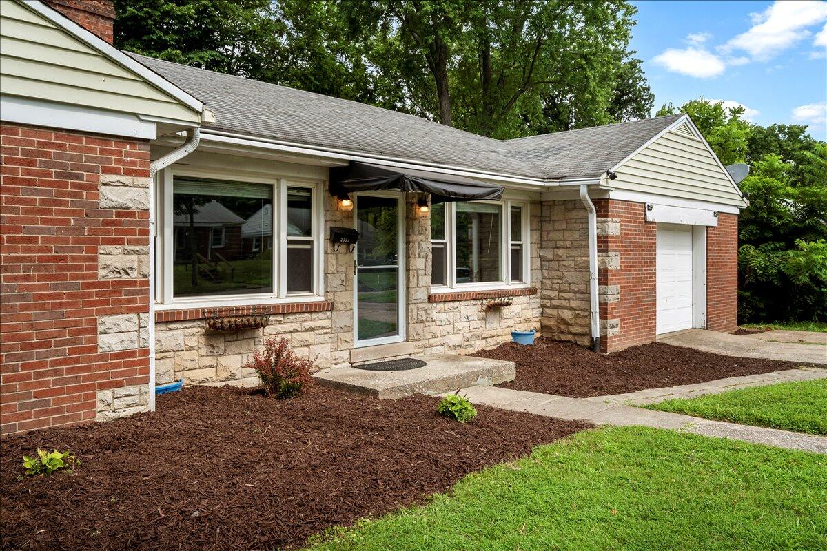 2333 Southview Drive Property Photo 4