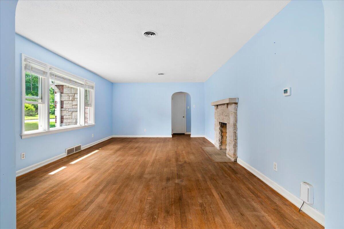 2333 Southview Drive Property Photo 6