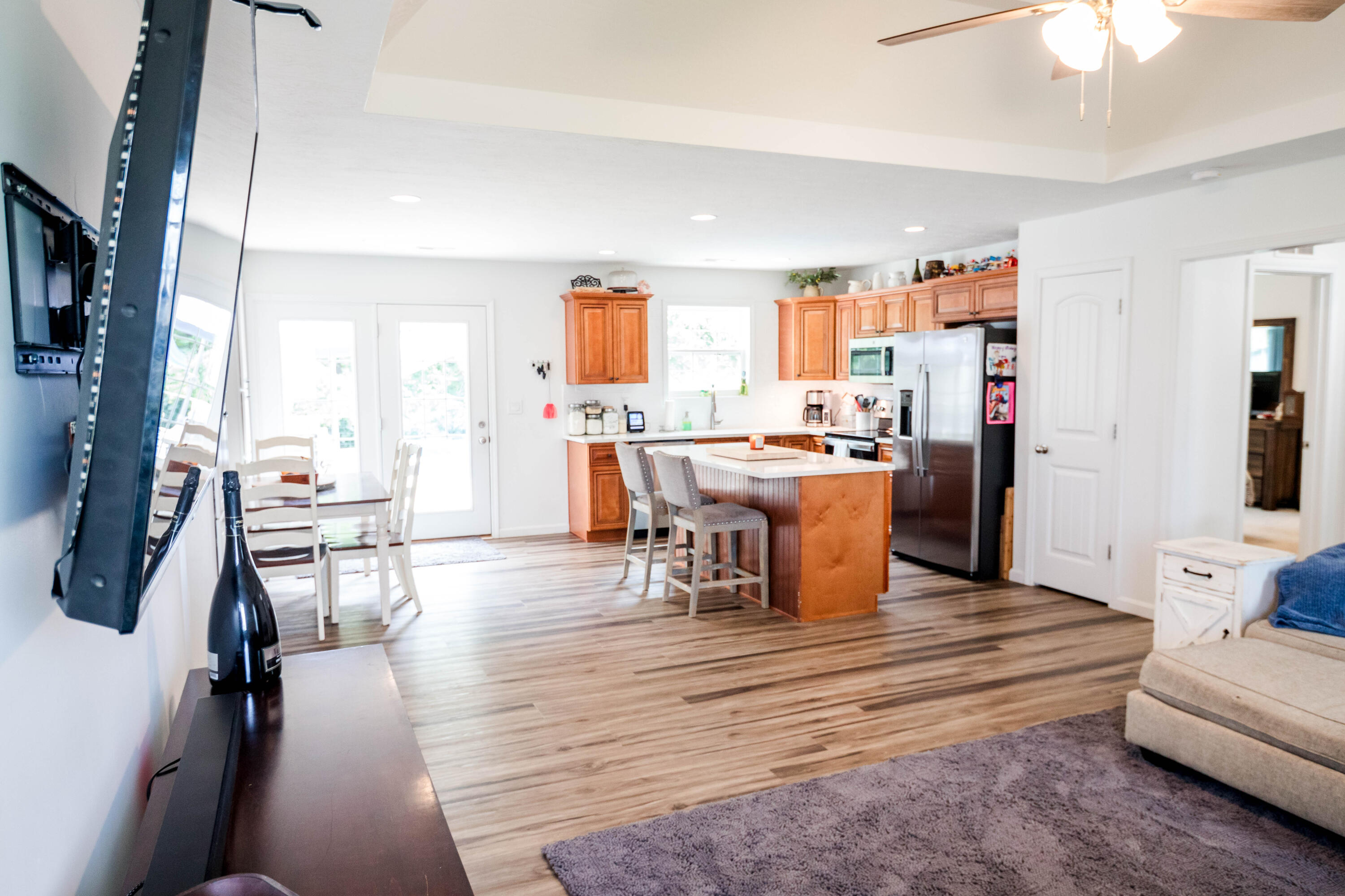 1010 Rainbow Way Property Photo 4