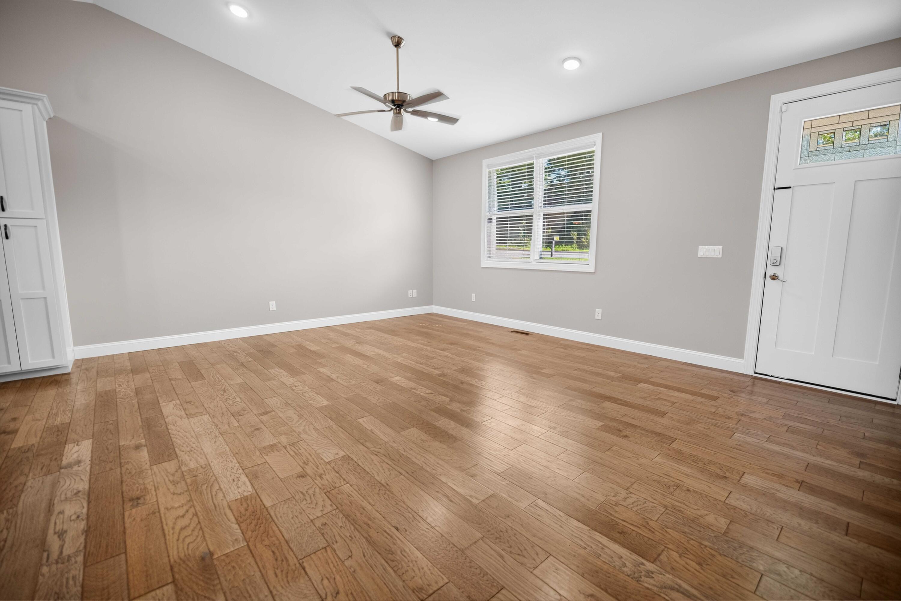 135 Grand Crossing Drive Property Photo 8