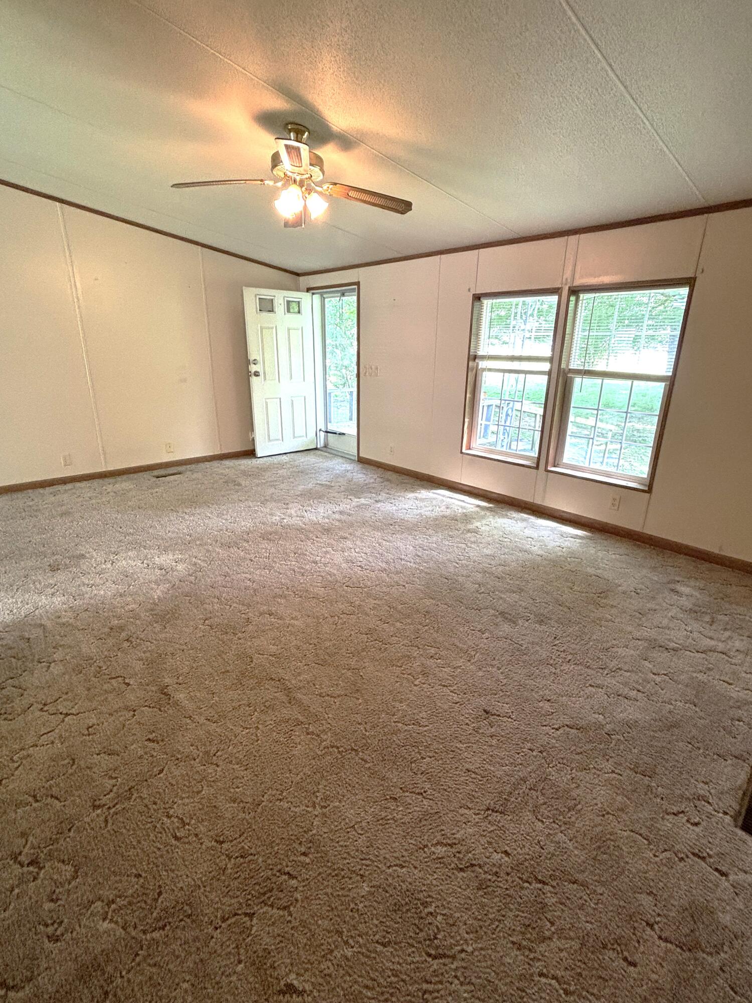 1693 Us-60 Property Photo 2